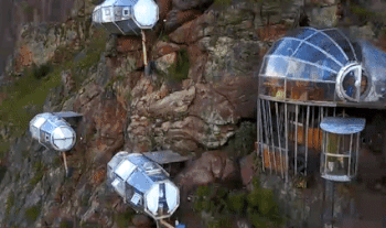 'Leu nghi duong' giua troi, cheo leo tren vach nui hinh anh