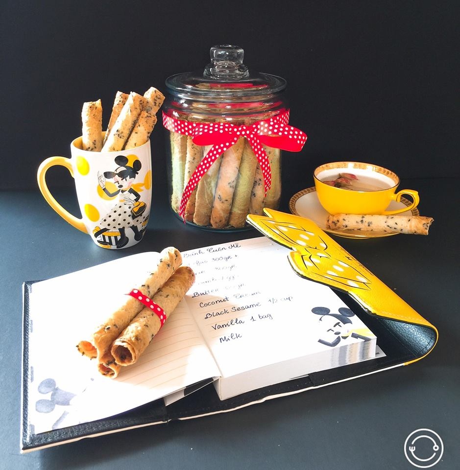 Bánh cuộn mè đen ảnh 1 Banh cuon me den anh 1