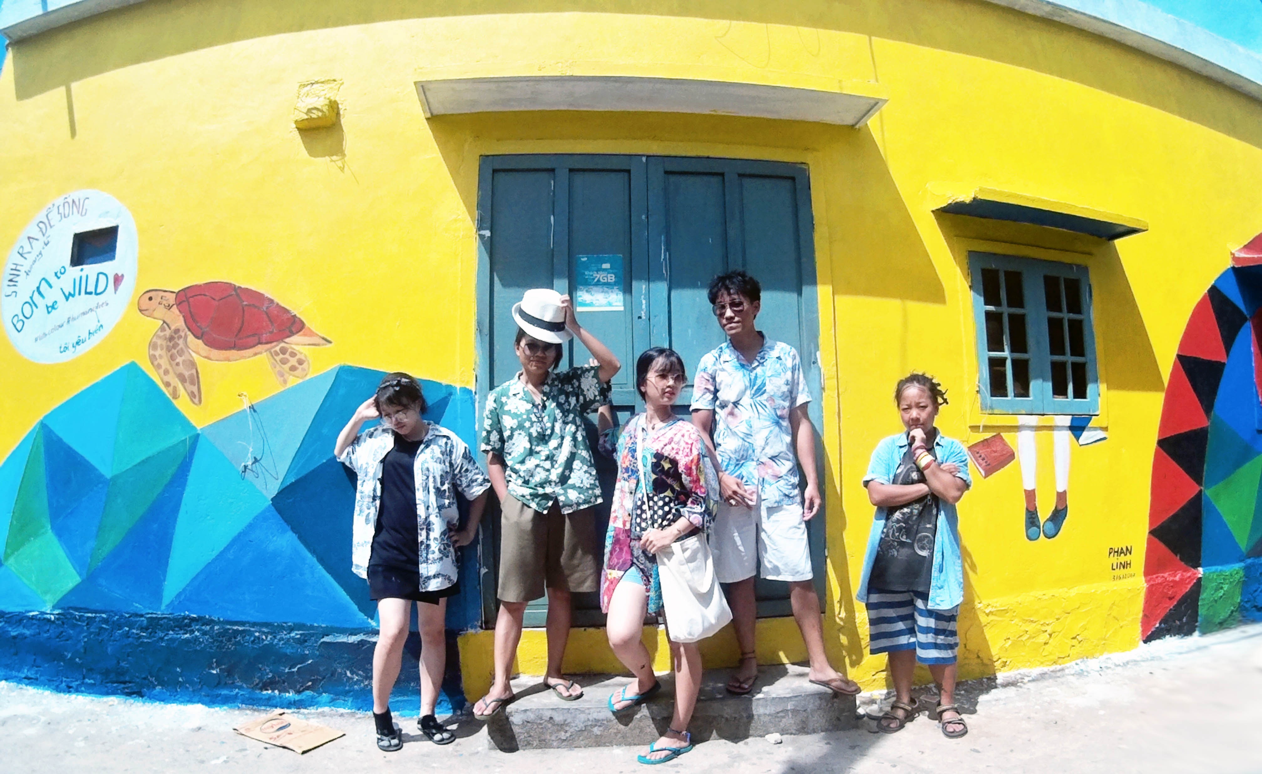 Tham quan lang Bich Hoa anh 1