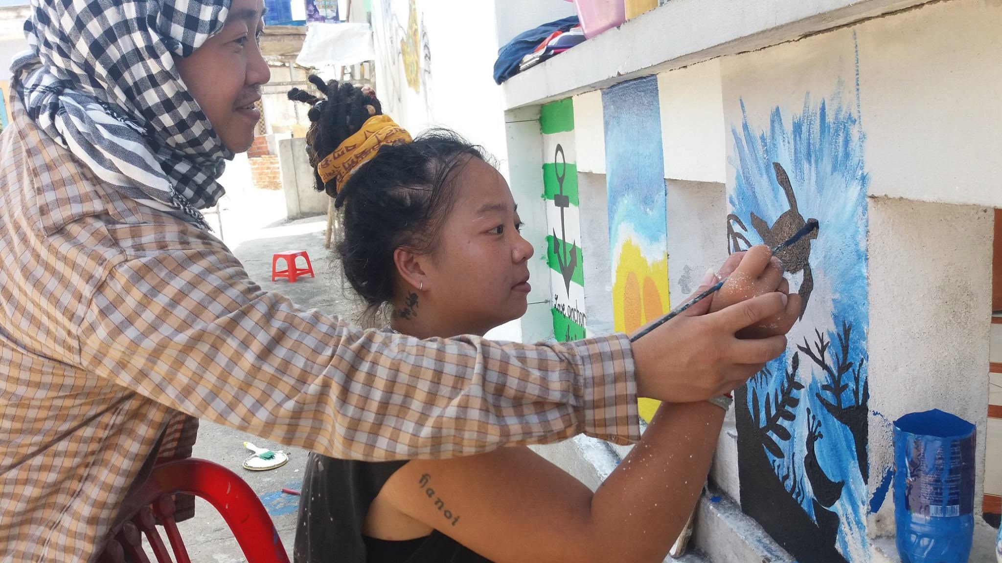 Tham quan lang Bich Hoa anh 3