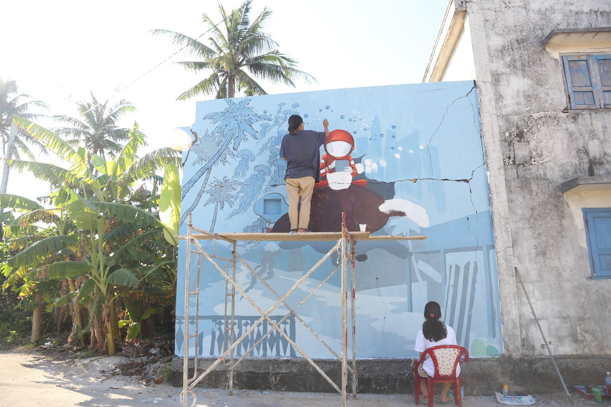 Tham quan lang Bich Hoa anh 4