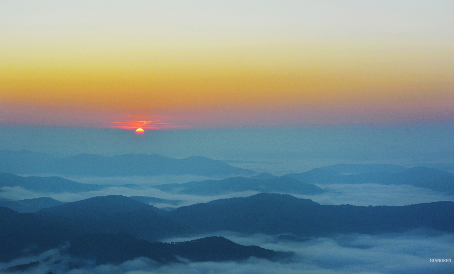Ngam tron 'bien may, song sao' chi cach Ha Noi 150 km hinh anh