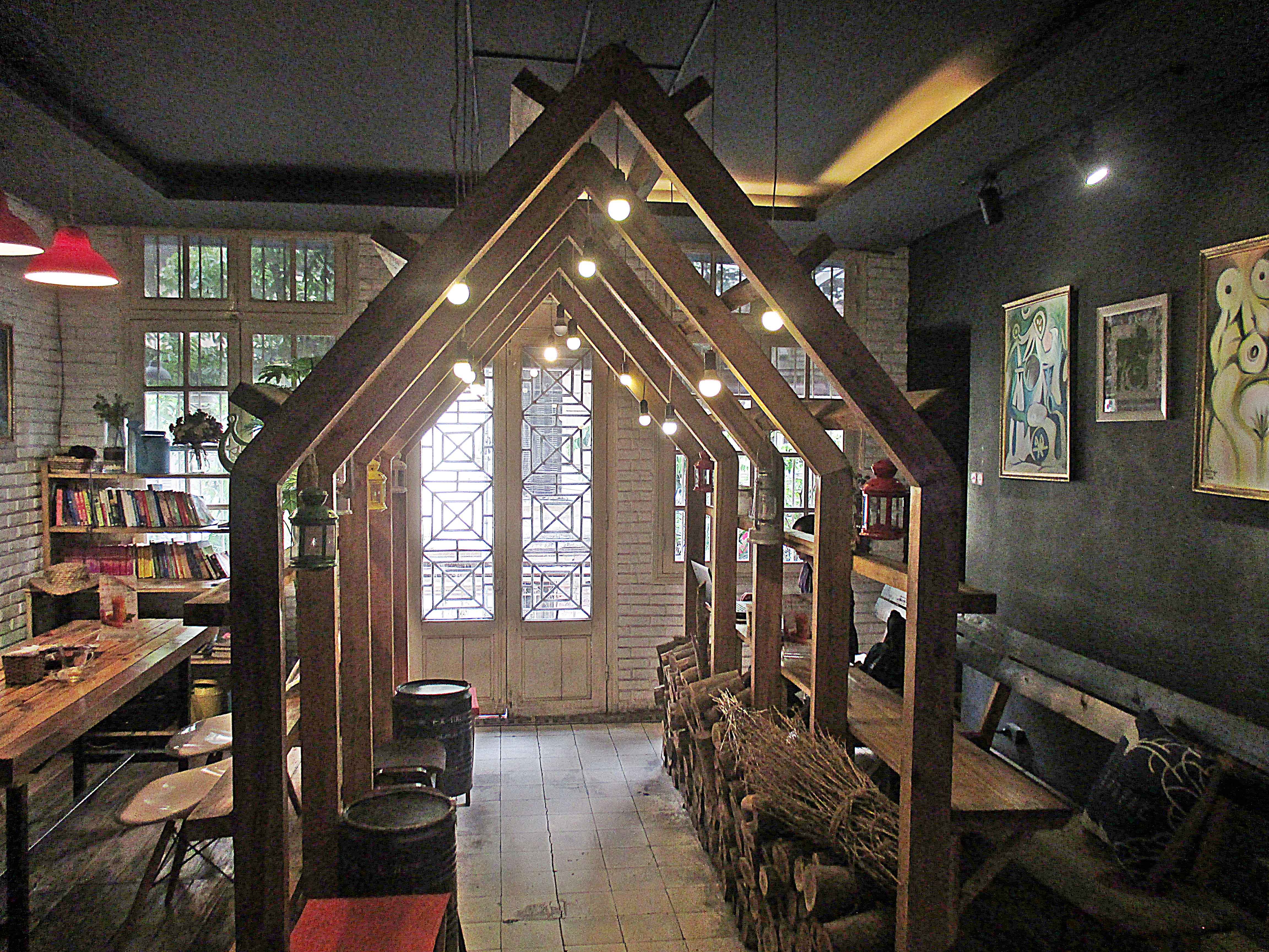 3 quan ca phe tuyet dep de doc sach thu gian tai Ha Noi hinh anh