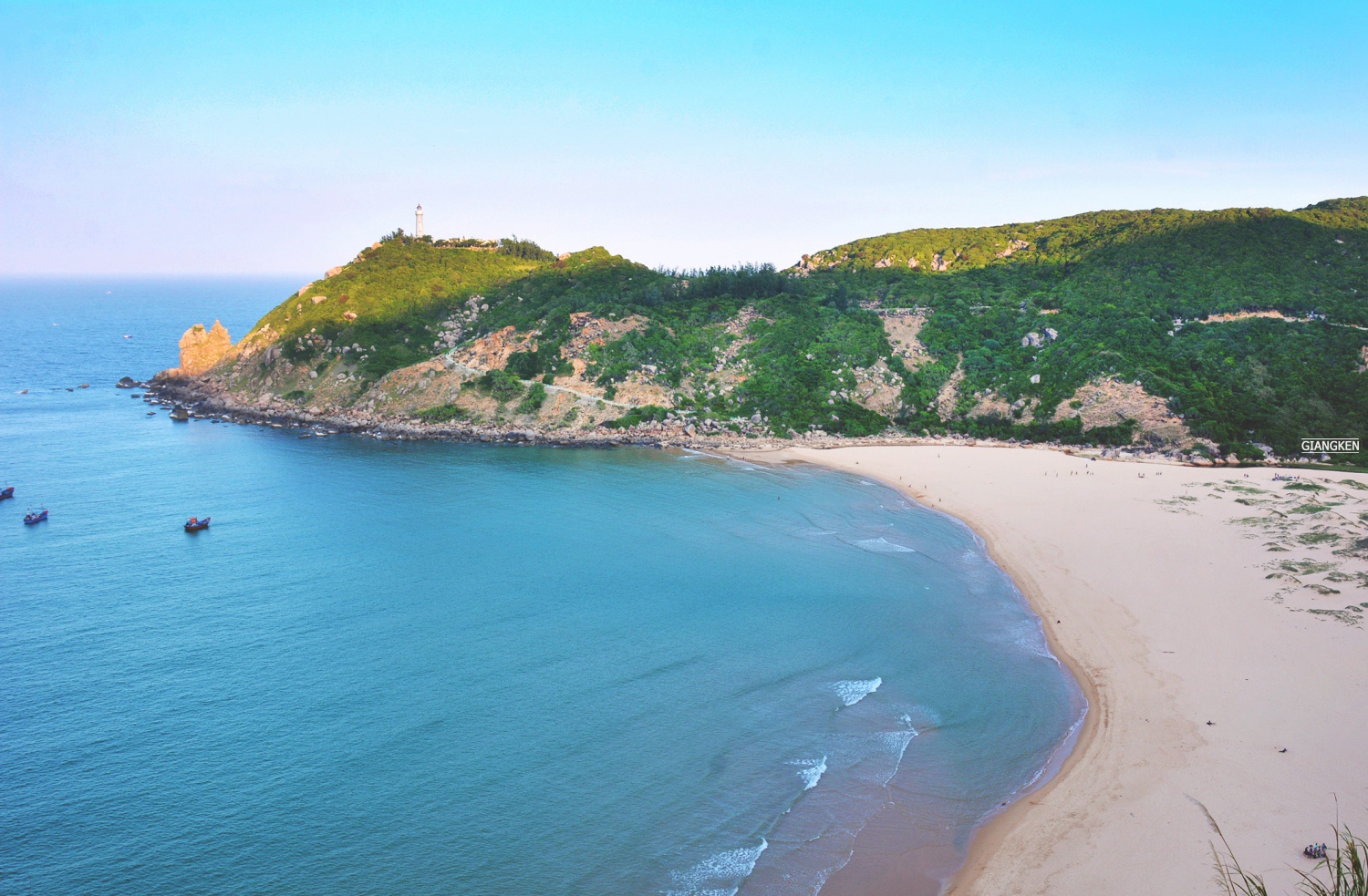 Mua he ruc lua tren cung duong bien dep nhat Viet Nam hinh anh