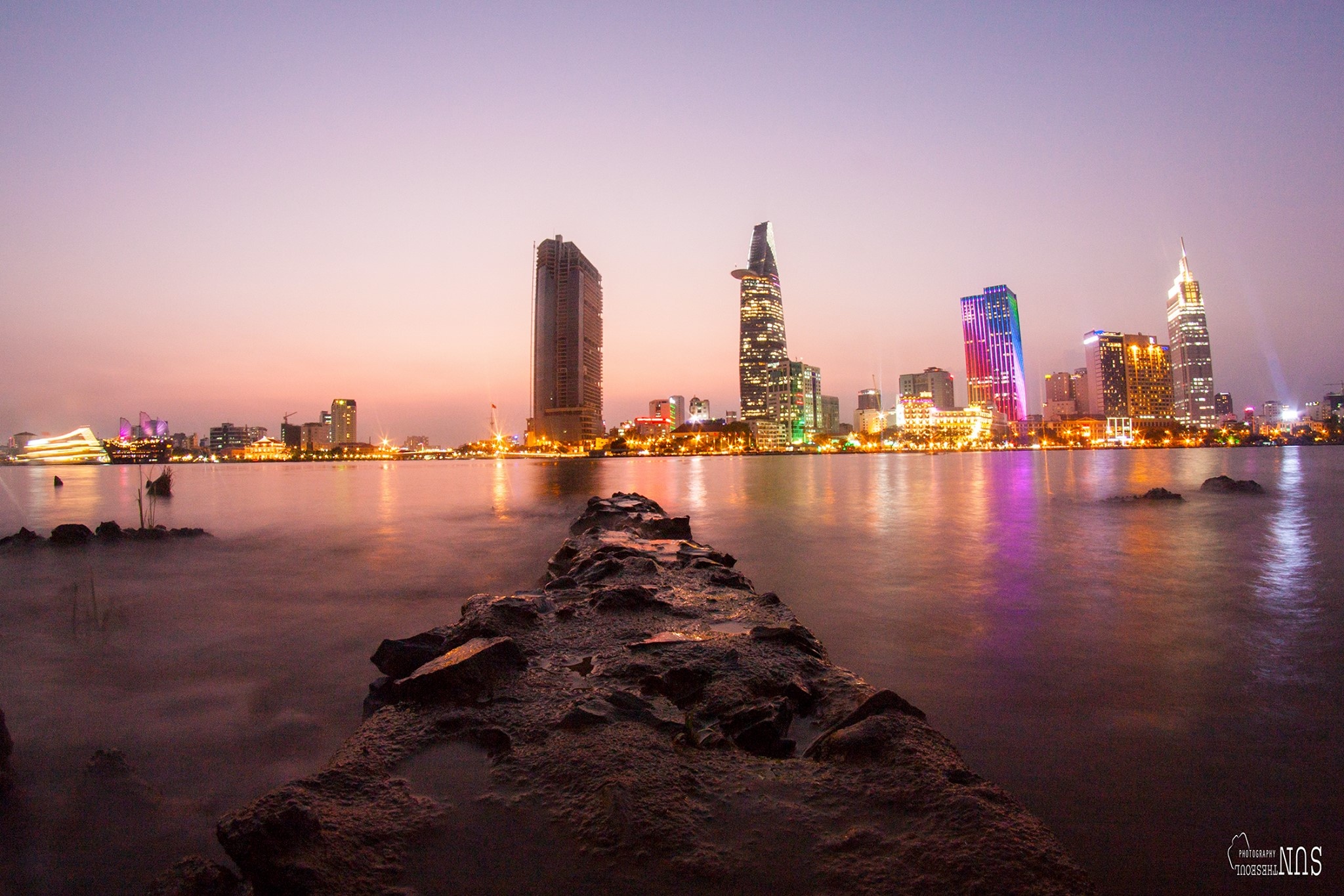 Binh minh hoang hon o Sai Gon anh 5