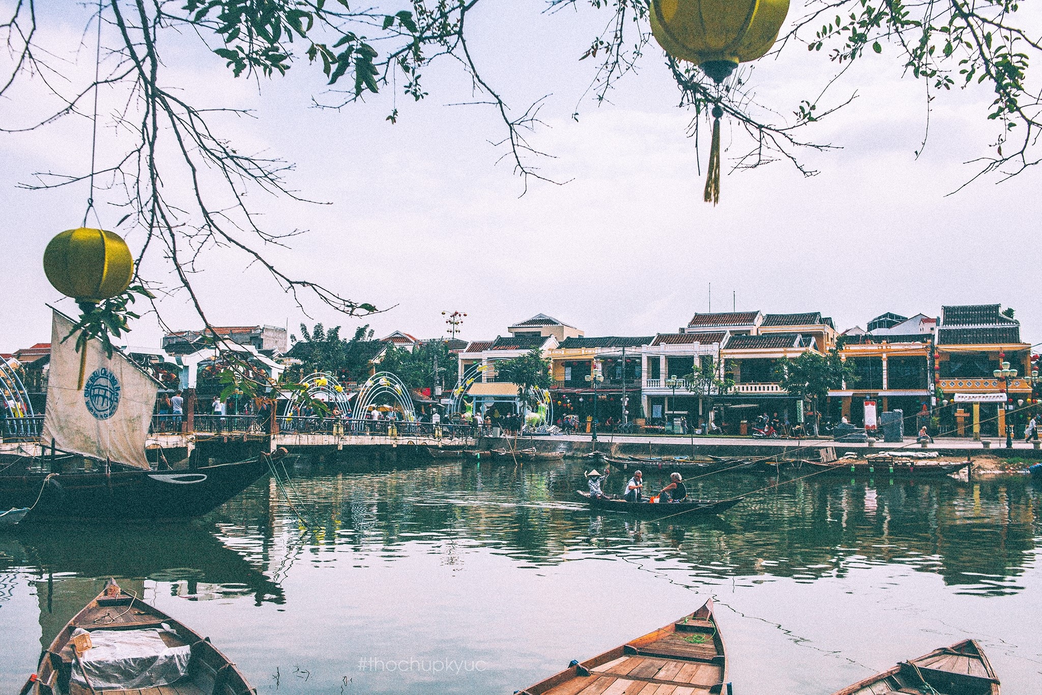 Lac loi o Hoi An anh 9