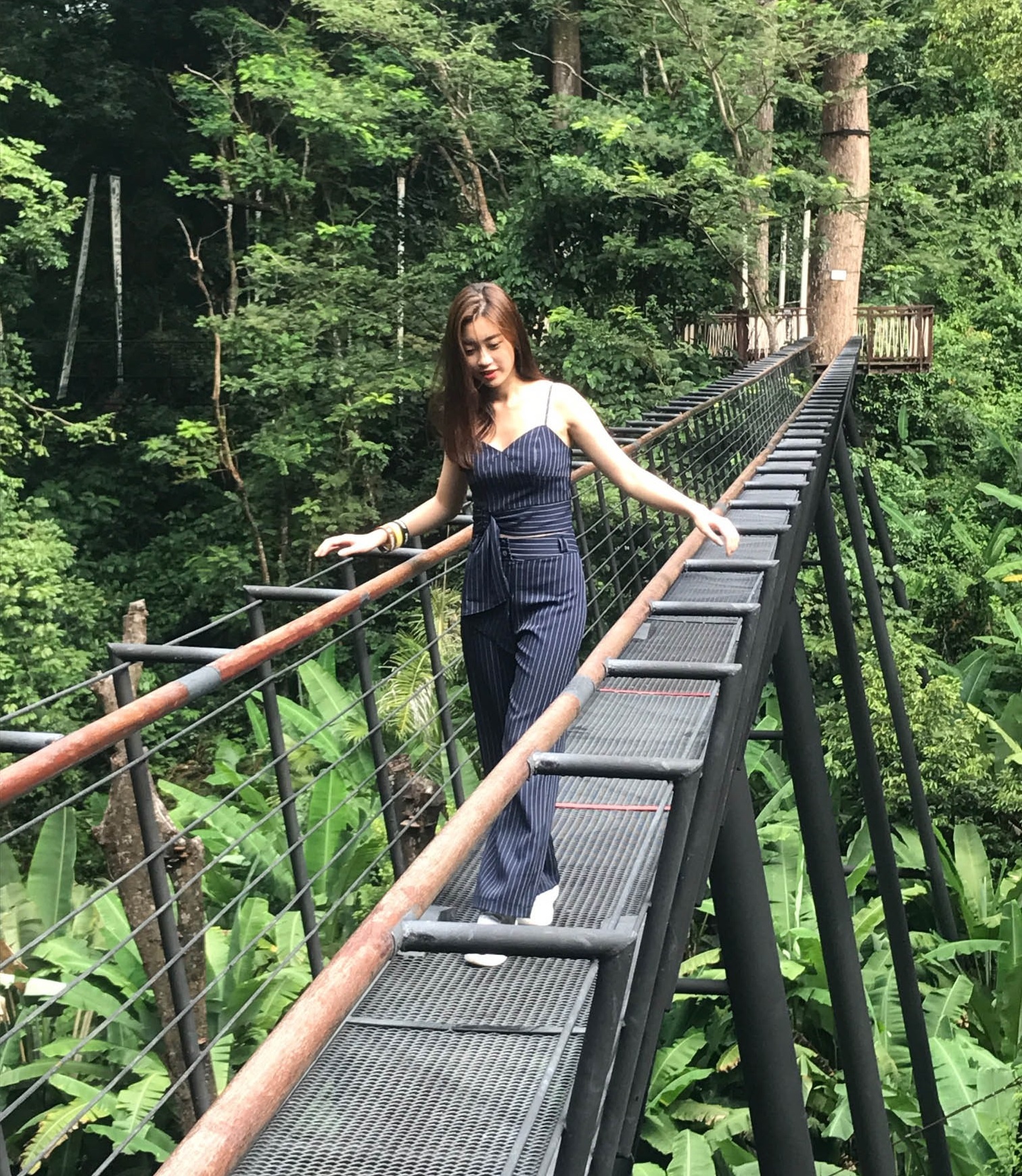 Hoa hau Do My Linh anh 2