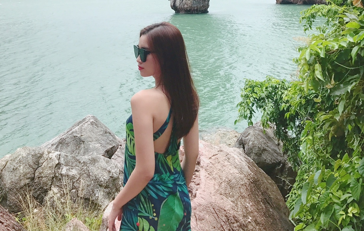 Hoa hau My Linh truot zipline o Thai Lan hinh anh