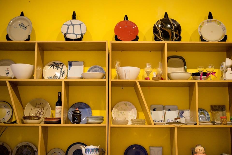 Quan ca phe tong vang anh 5