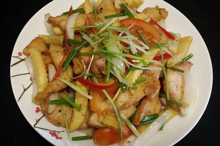 Thit ga xao khoai tay thom lung hinh anh