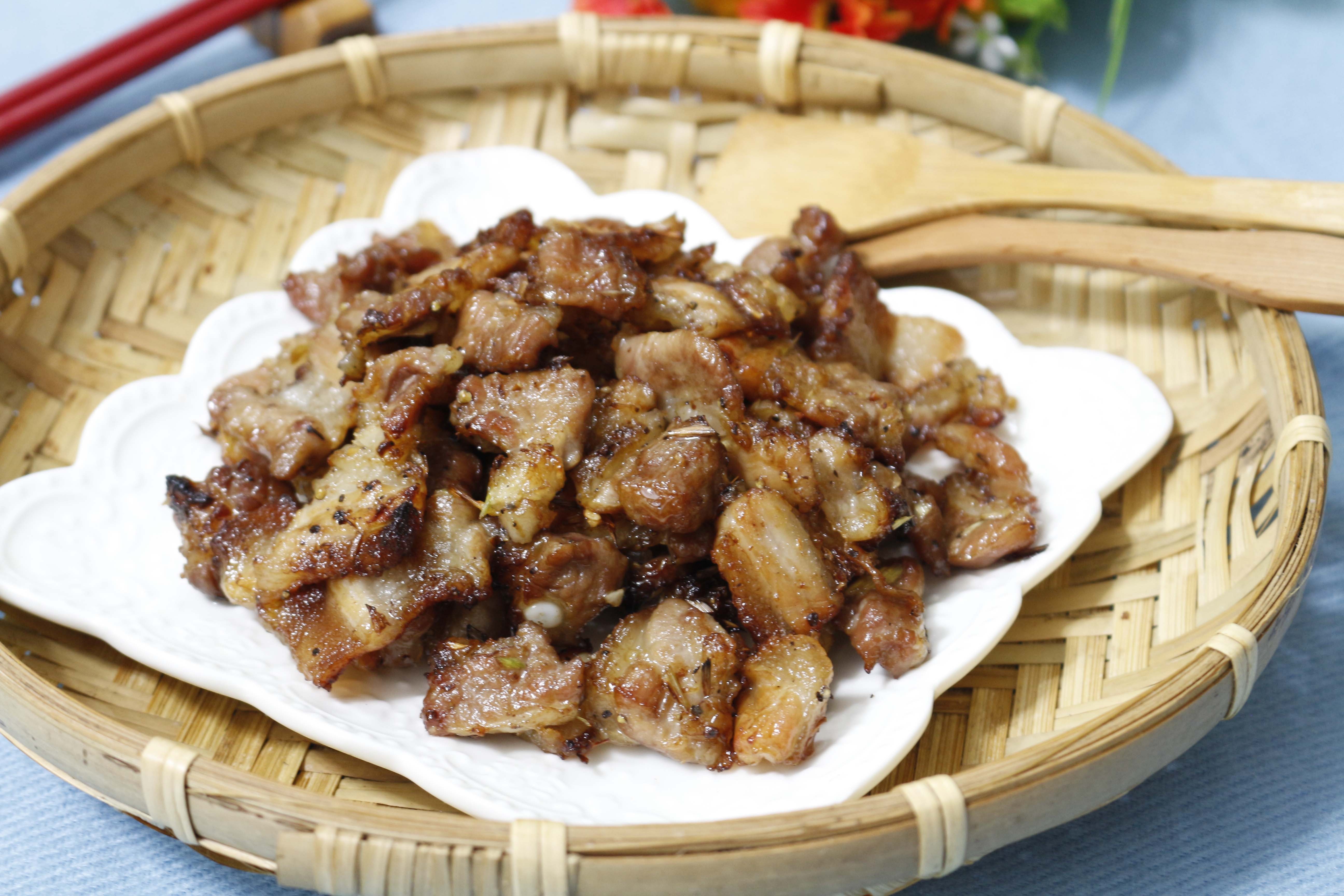 Cach lam thit ba chi uop sa nuong ngon nhu ngoai hang hinh anh