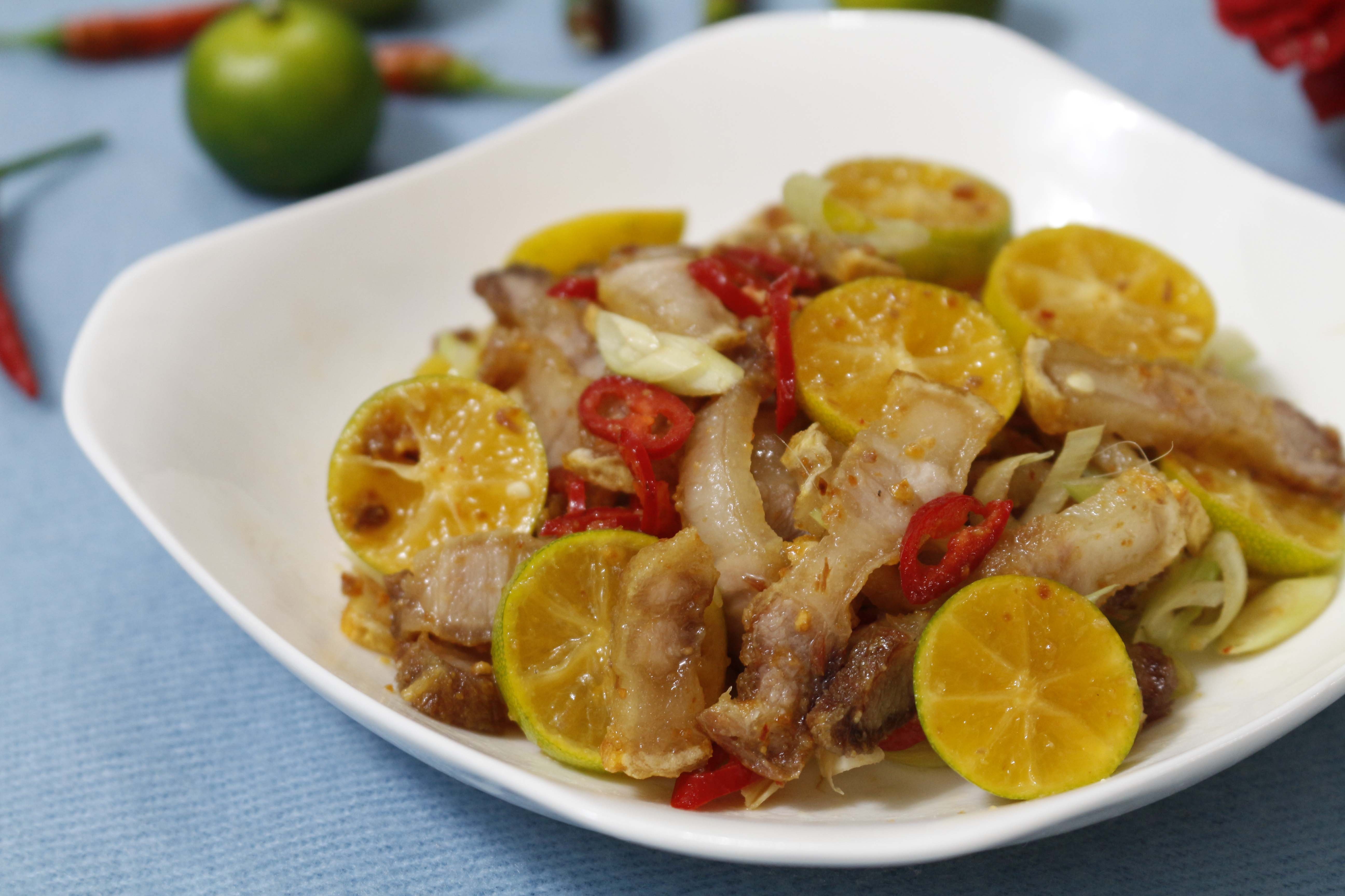 Cach lam thit ba chi lac quat chua ngot de an hinh anh