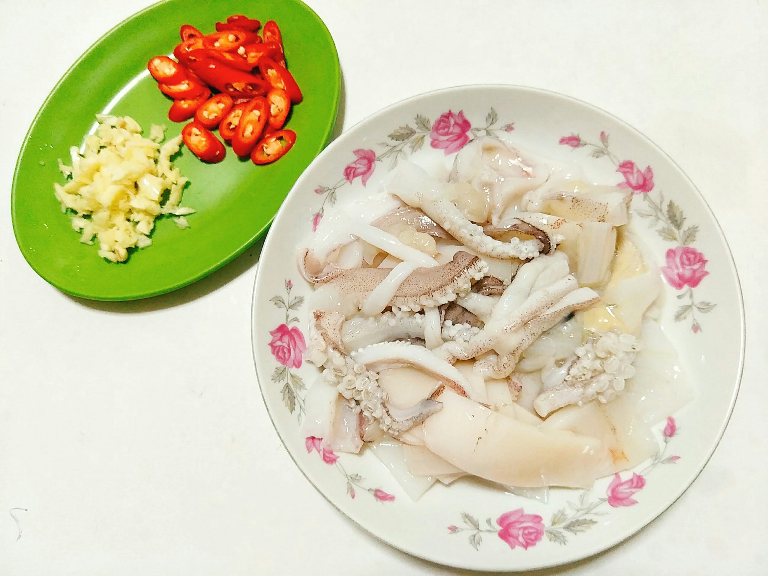 Muc xao ca ri cay anh 2