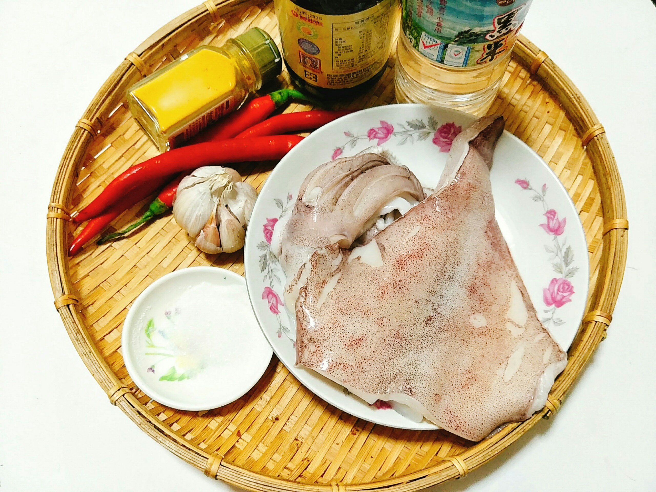 Muc xao ca ri cay anh 1