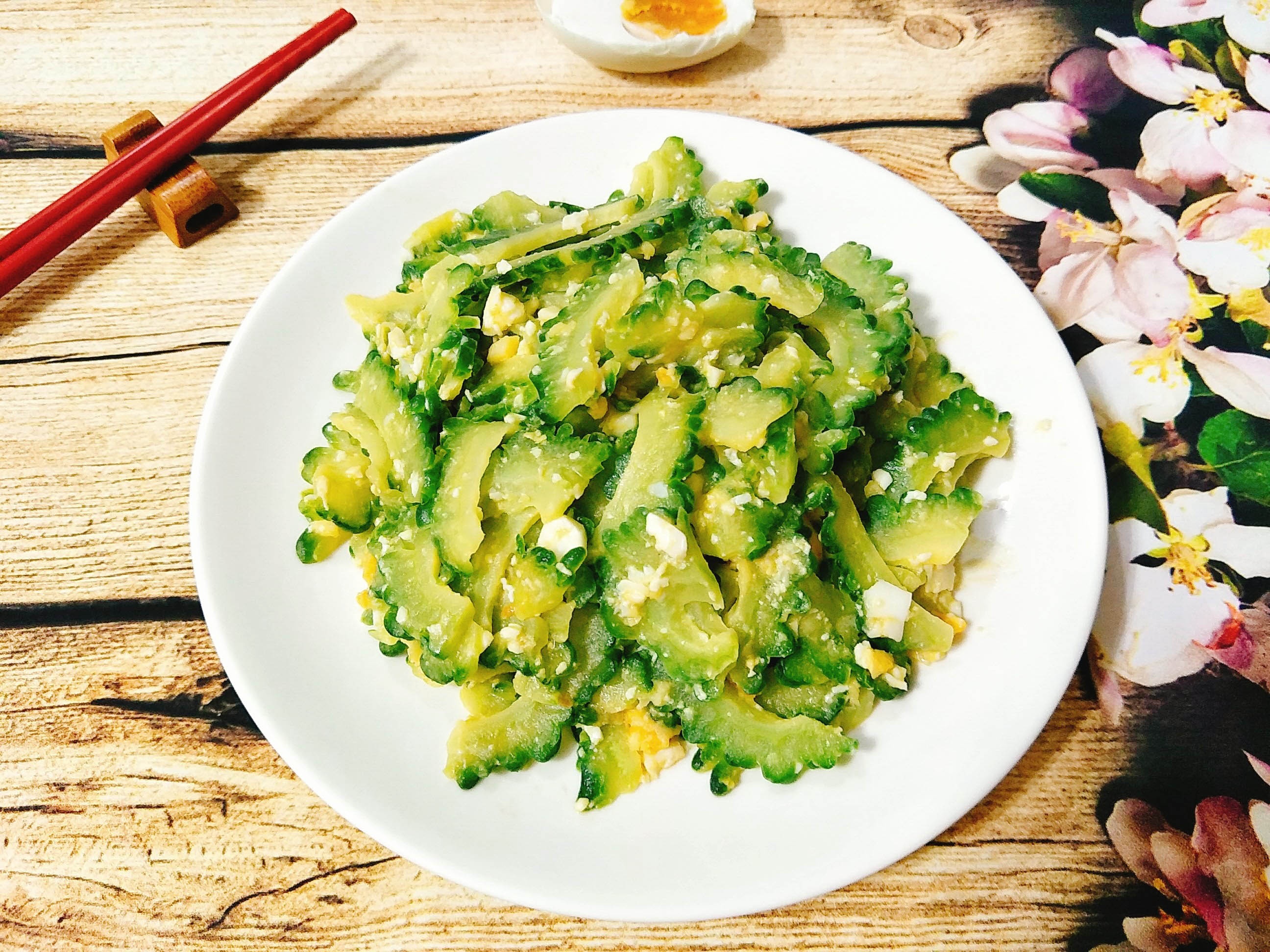 Cach lam mon trung muoi xao muop dang hinh anh