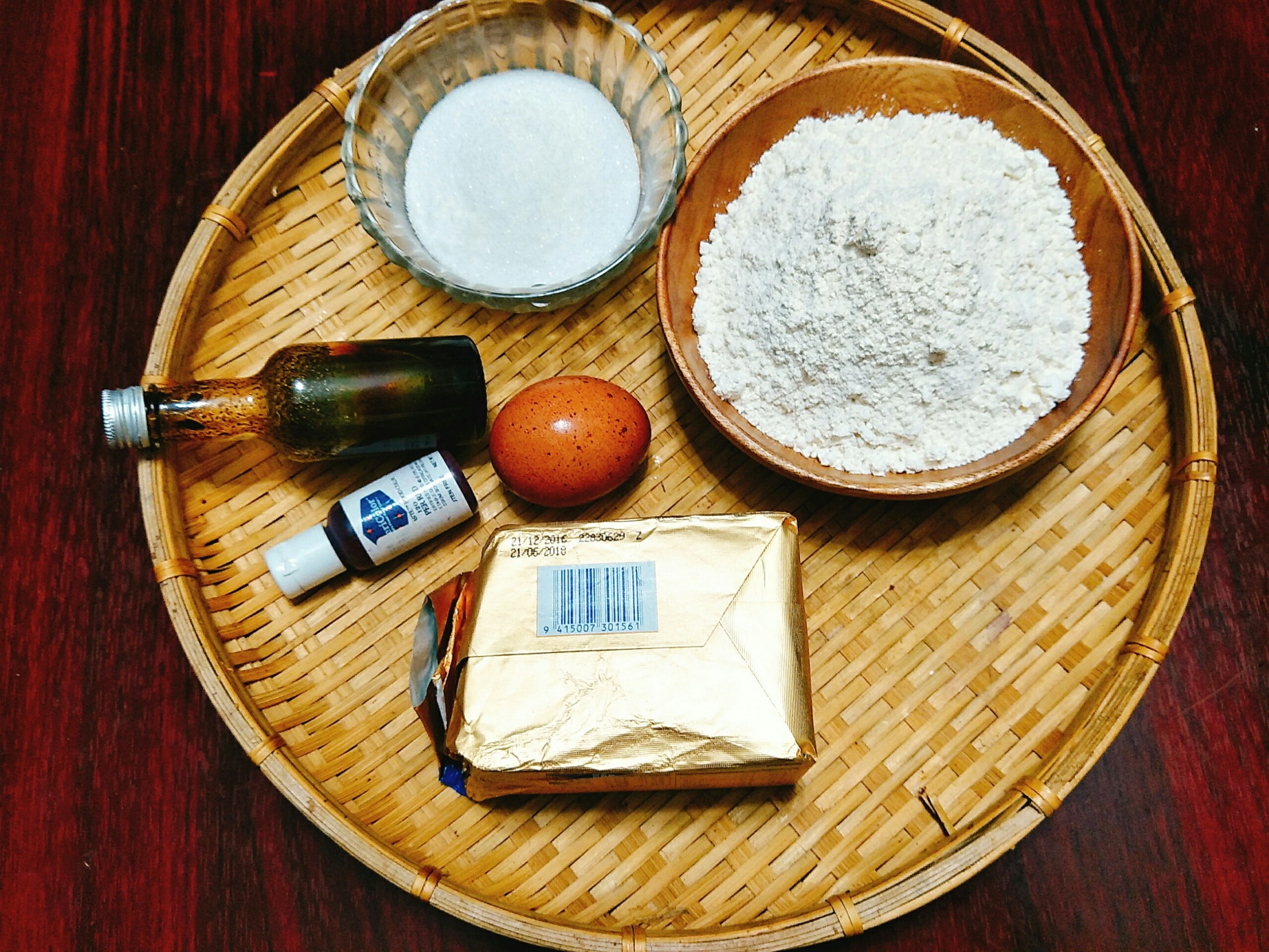 Banh quy hinh cay keo anh 1