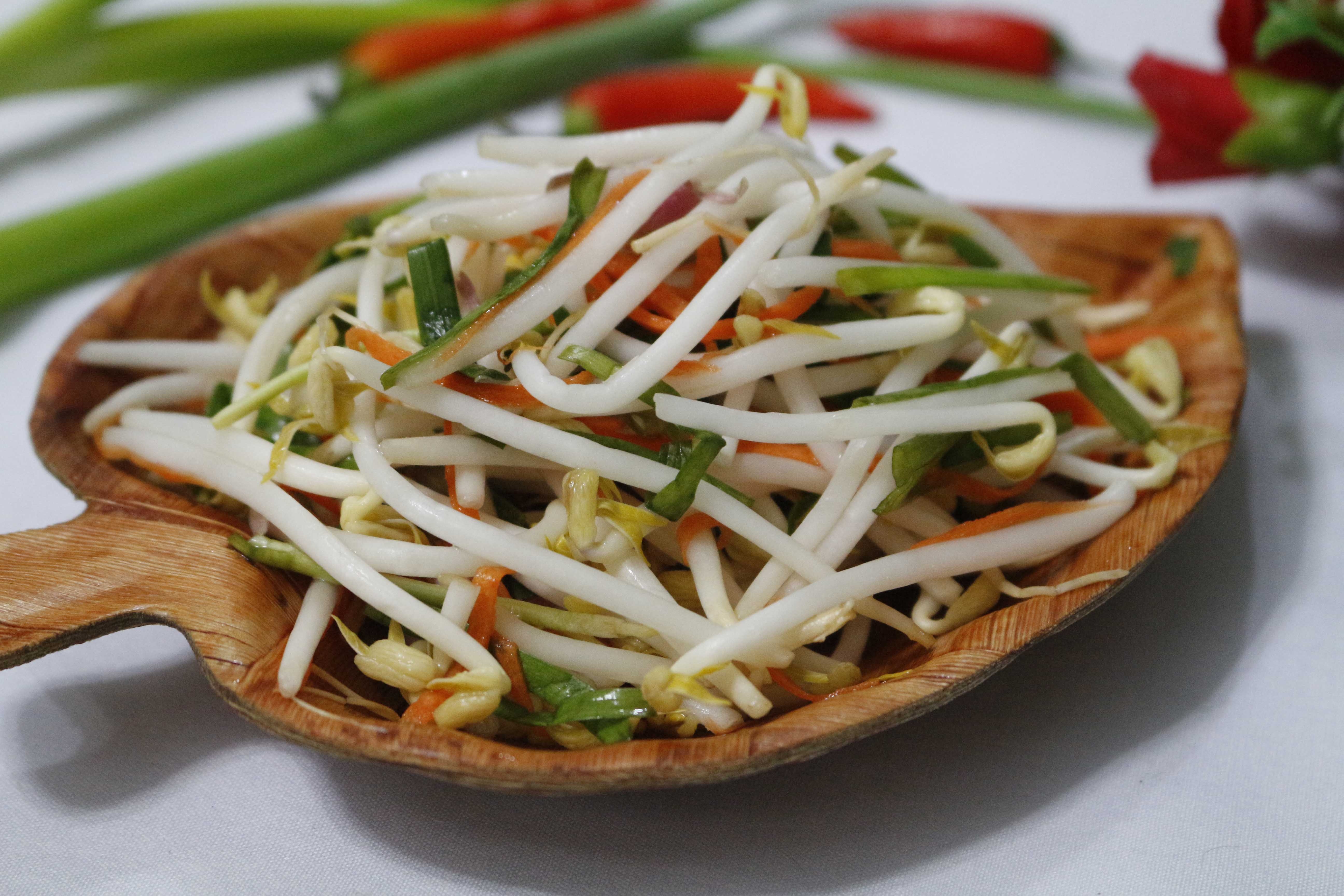 Dua gia muoi chua ngot chong ngan ngay Tet hinh anh