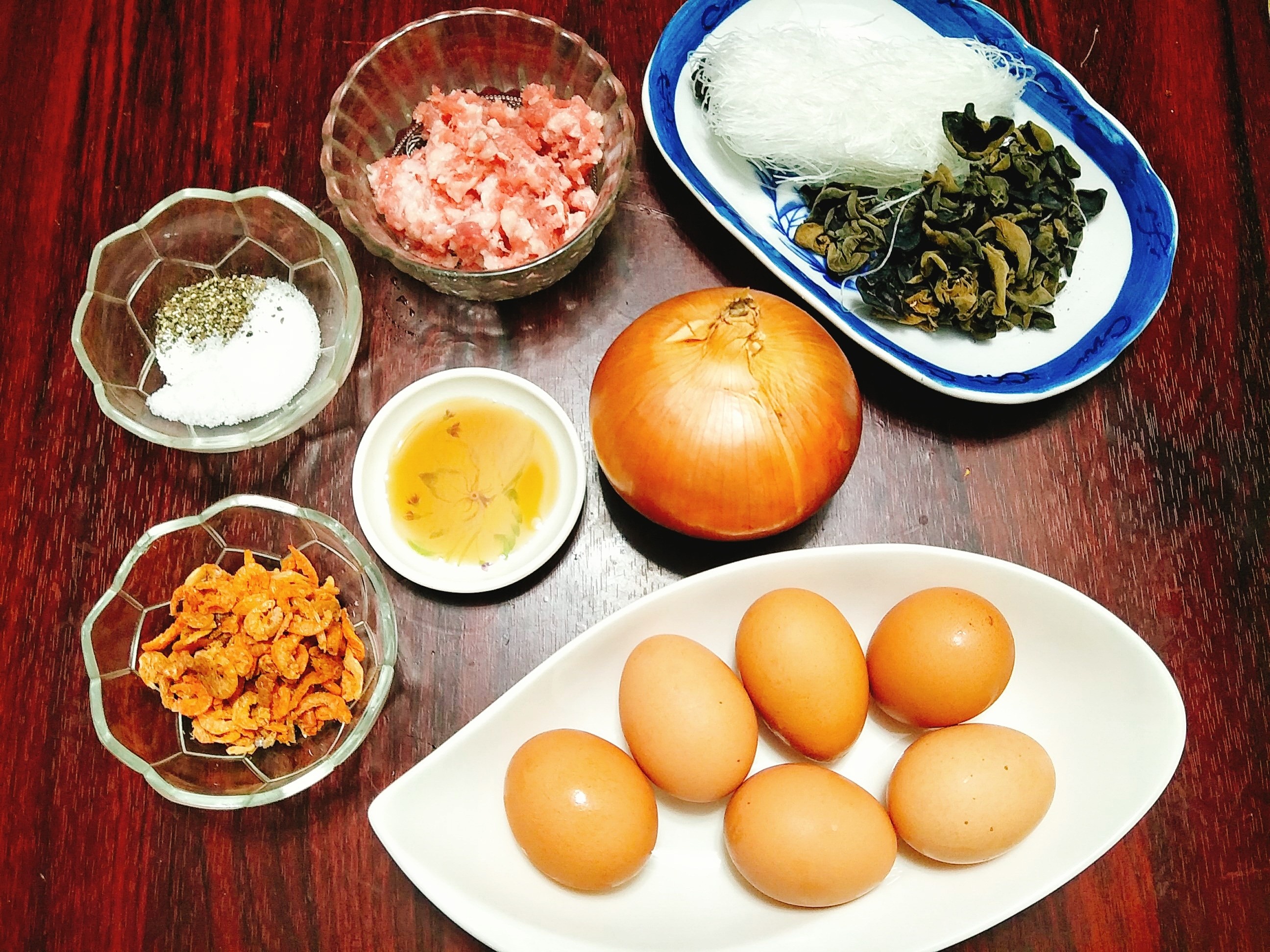 Cha trung duc thit hap anh 1