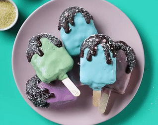 Banh nuong chocolate hinh cay kem hinh anh