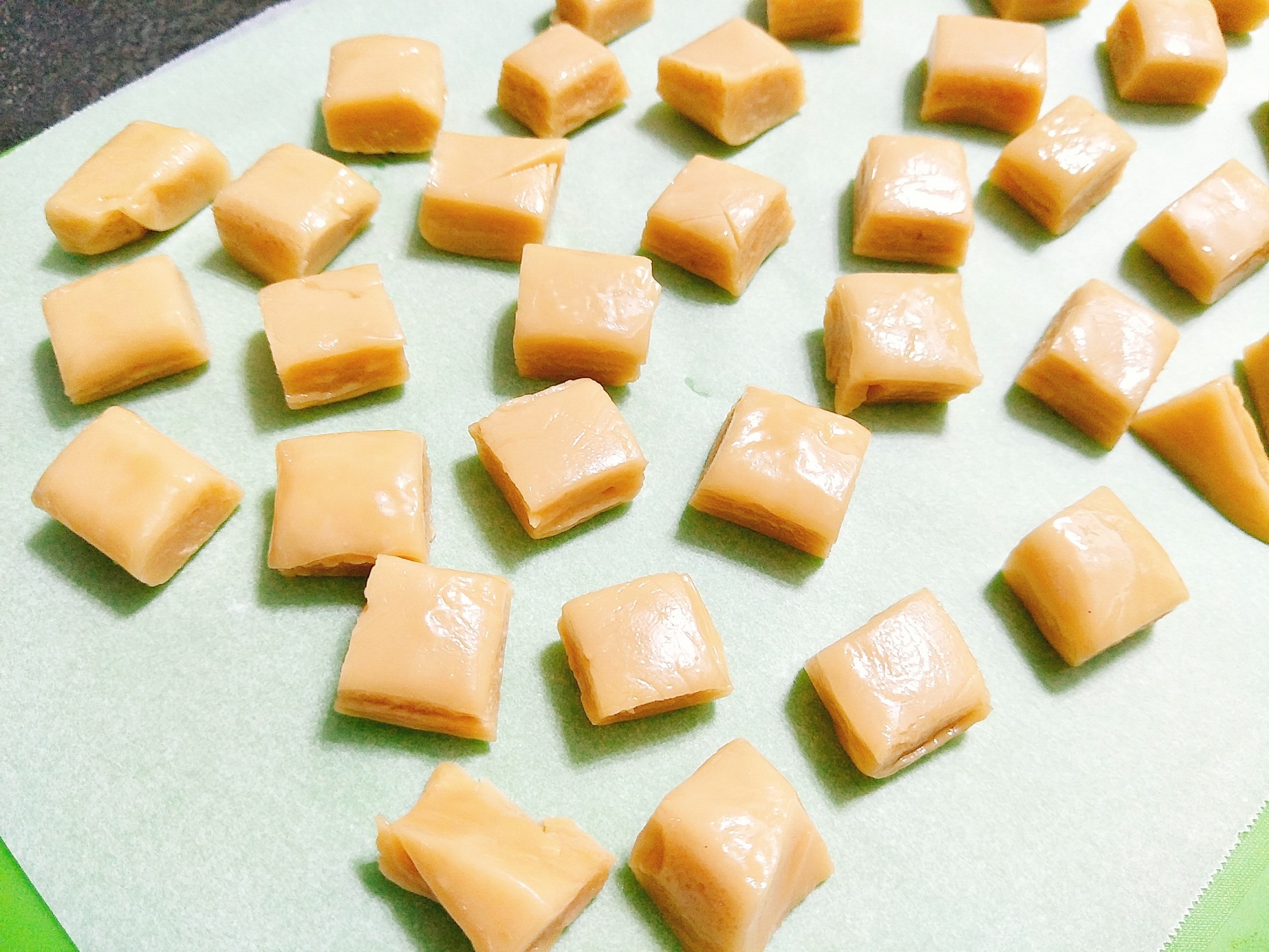 Tu lam keo dua thom ngon don tet anh 6