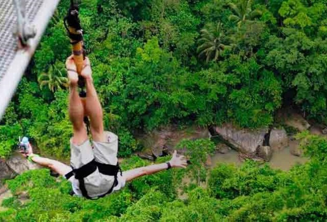 Cong vien cho du khach trai nghiem roi tu do tu vach nui hinh anh