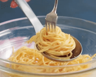 Cach lam mon mi spaghetti sot thit vien dam phong cach Italy hinh anh