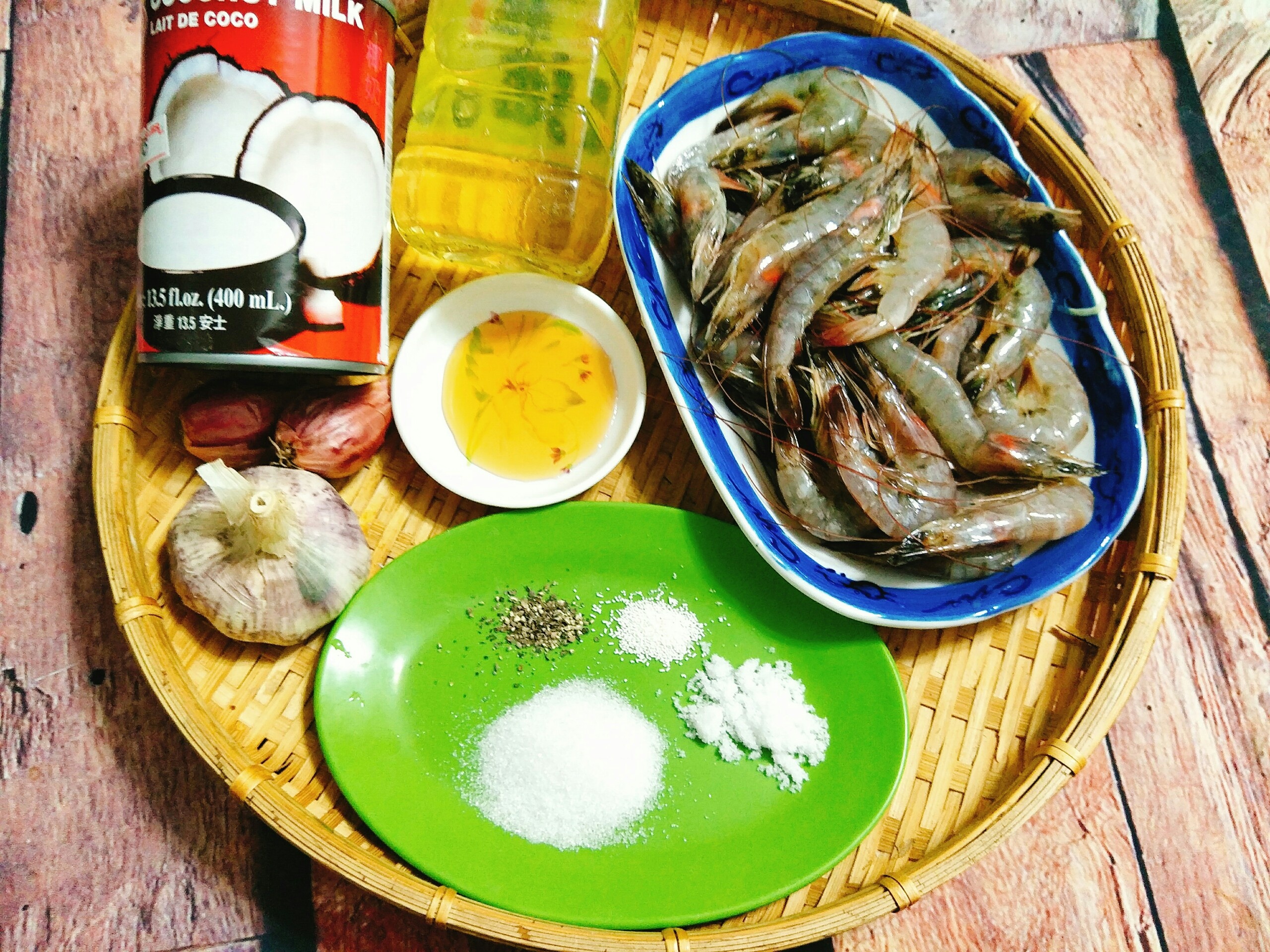 Tom rim nuoc cot dua anh 1