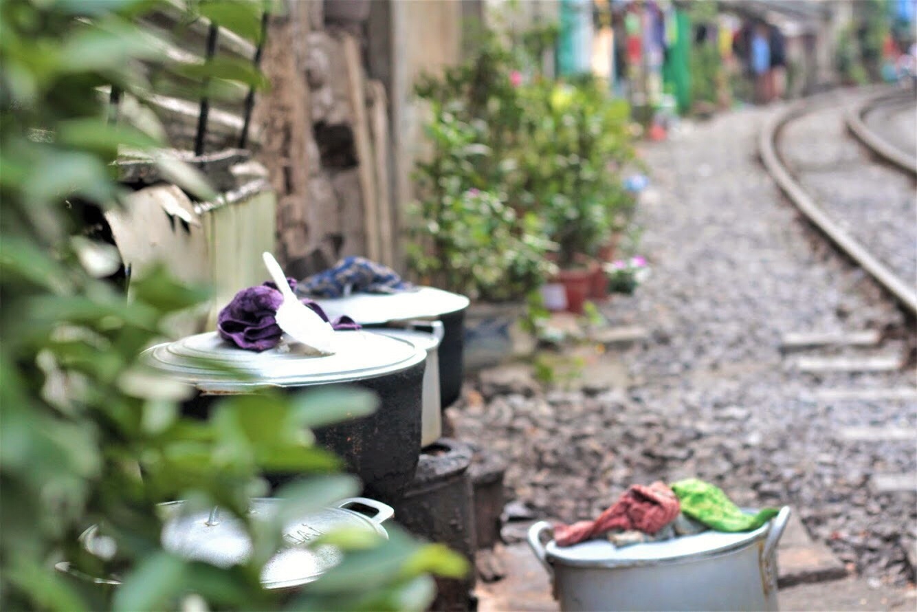 Song ao o xom duong tau Ha Noi anh 8