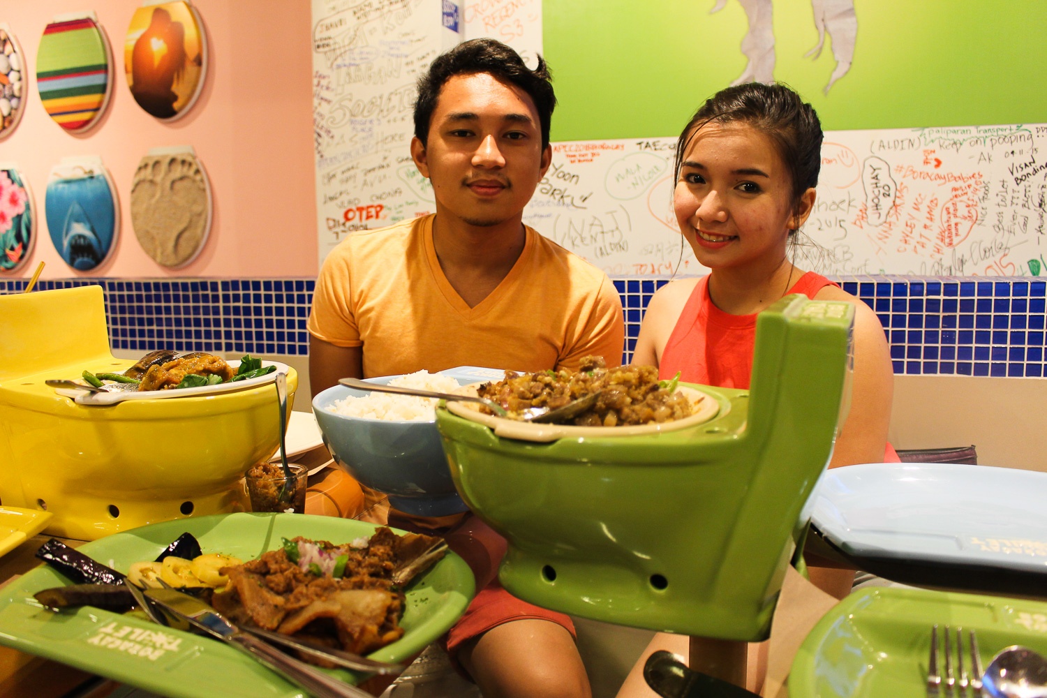 Nha hang toilet hut khach o Philipines hinh anh