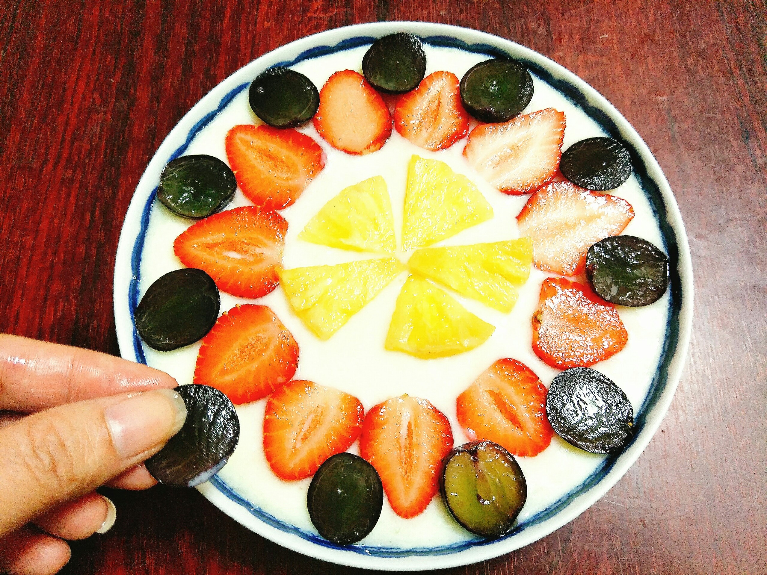 Sua chua deo trai cay anh 8