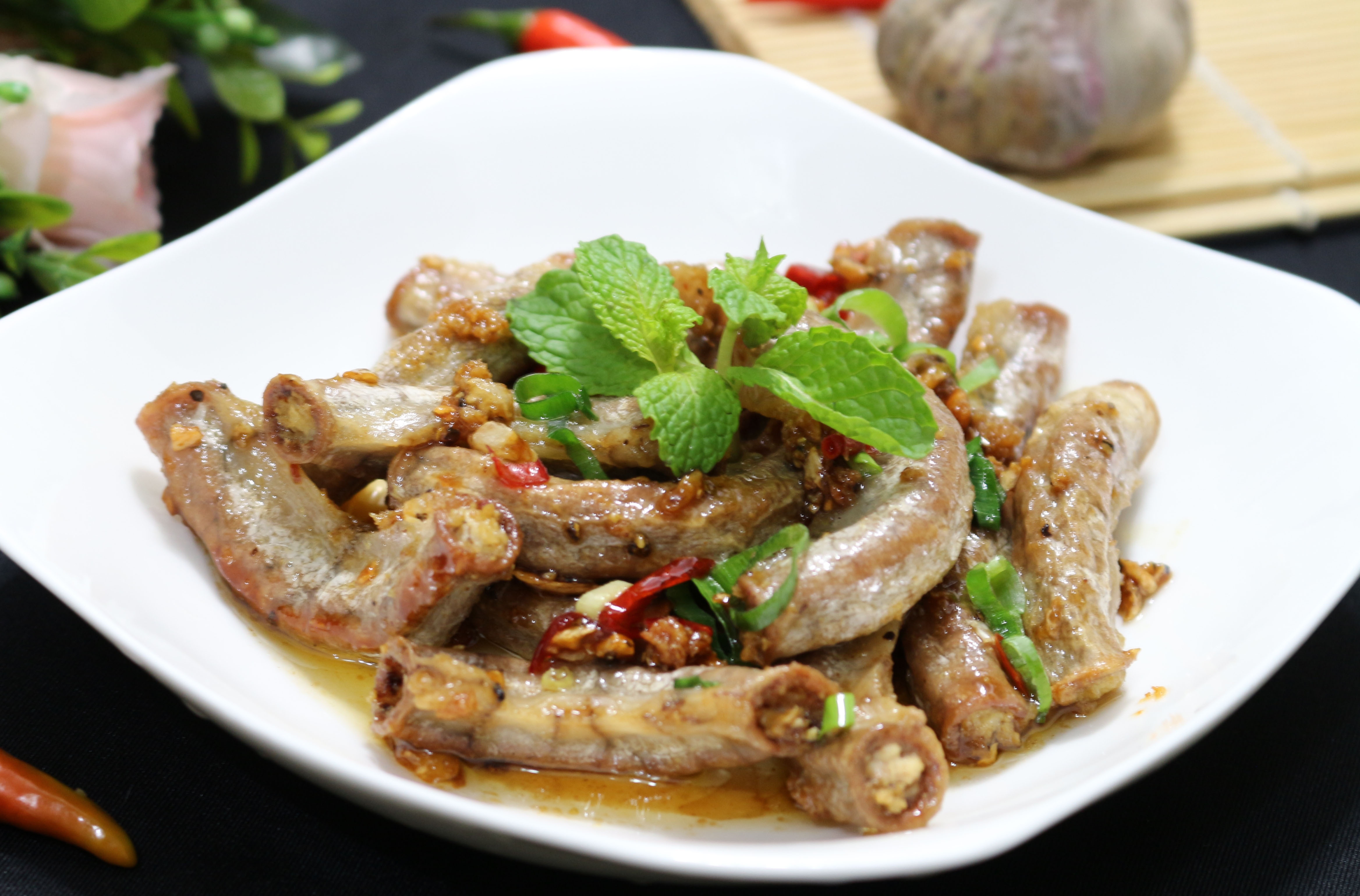 Dam da long heo chien mam hinh anh