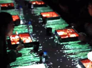 Nha hang 'ao giac' dua thuc khach trai nghiem an uong trong mo hinh anh