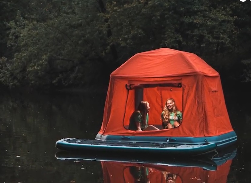 Leu du lich giup ban cam trai tren mat nuoc hinh anh