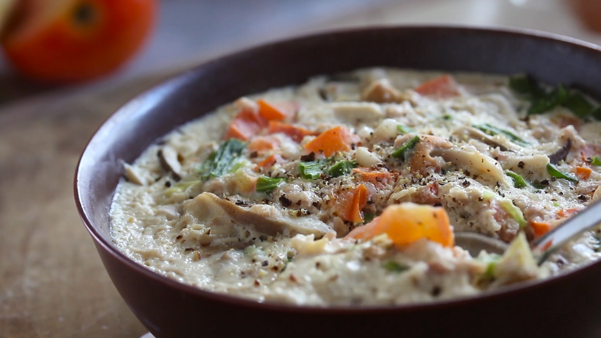 Toi nay an gi: Lam nhanh trung hap thit cho bua toi voi va hinh anh