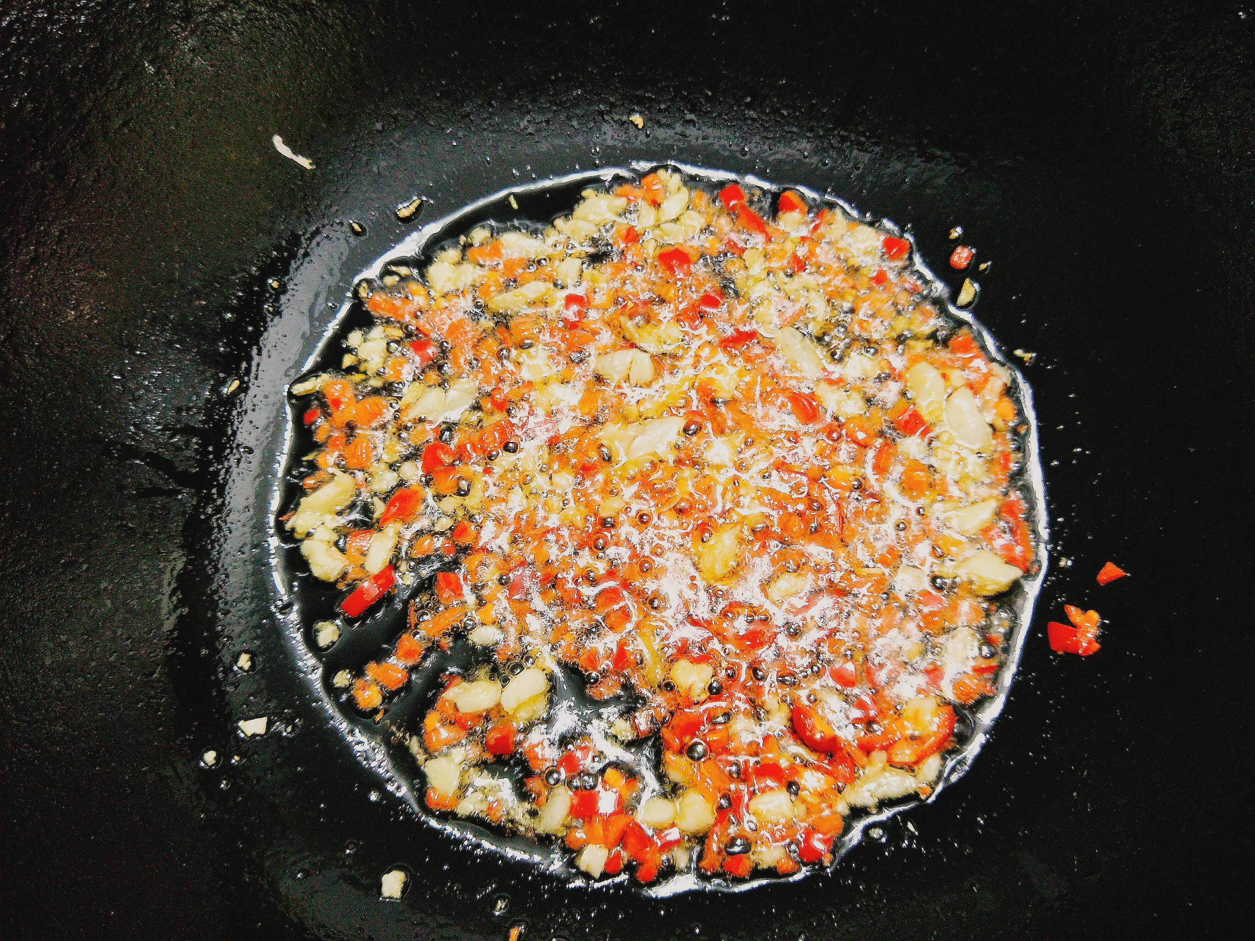 Chan ga xao cay anh 5