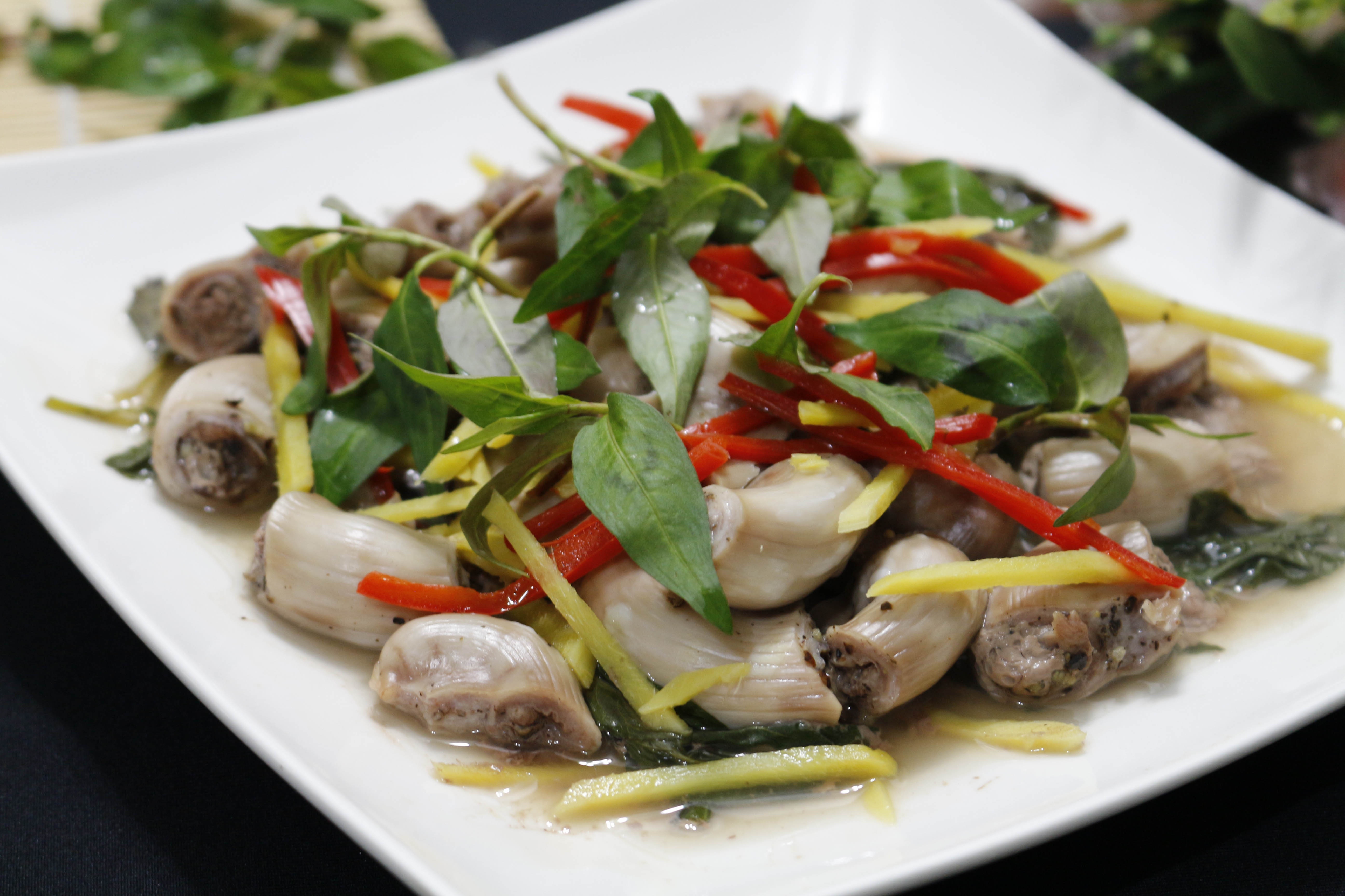 Toi nay an gi: Trang lon hap gung ram hinh anh