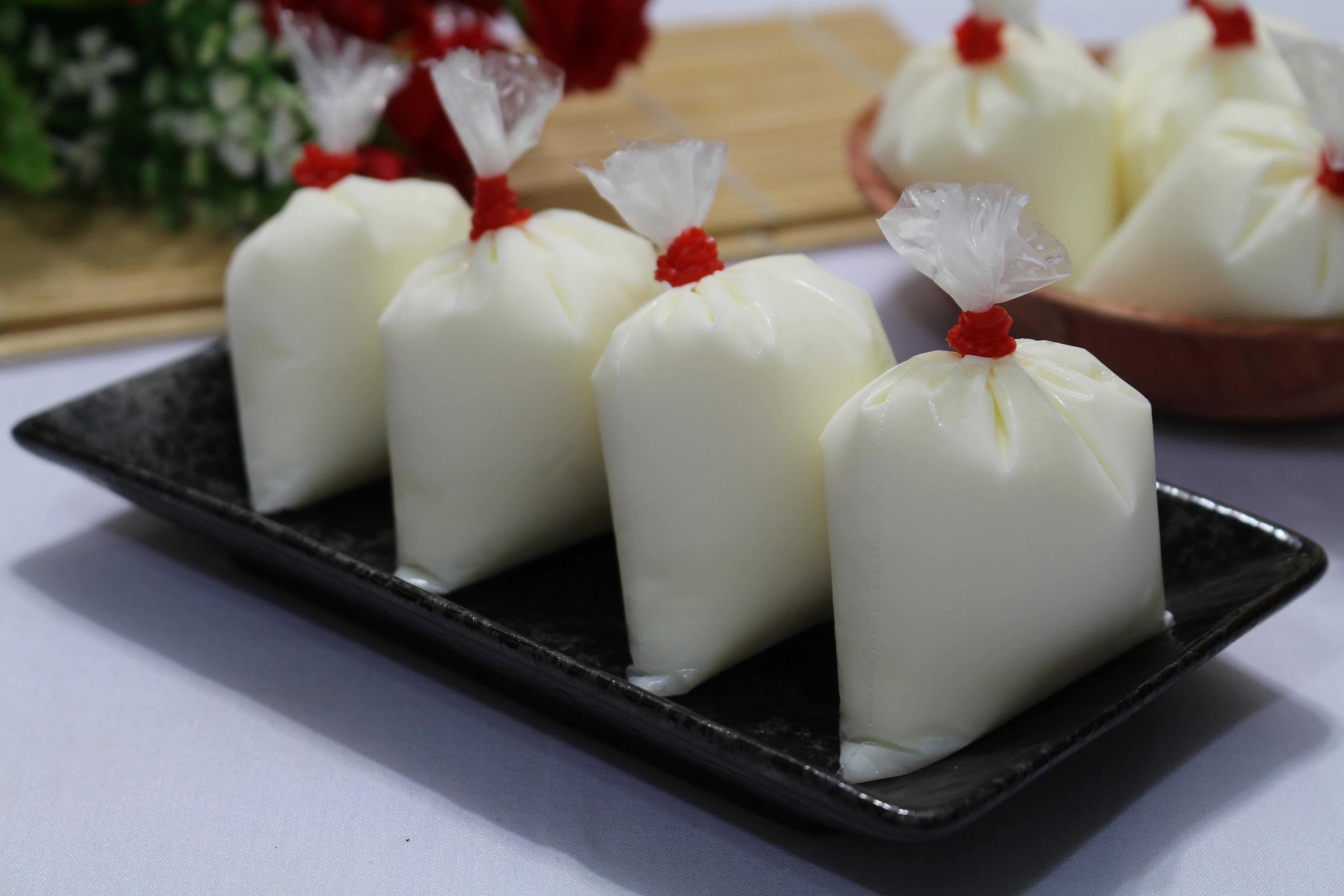 Cach lam sua chua tui anh 6