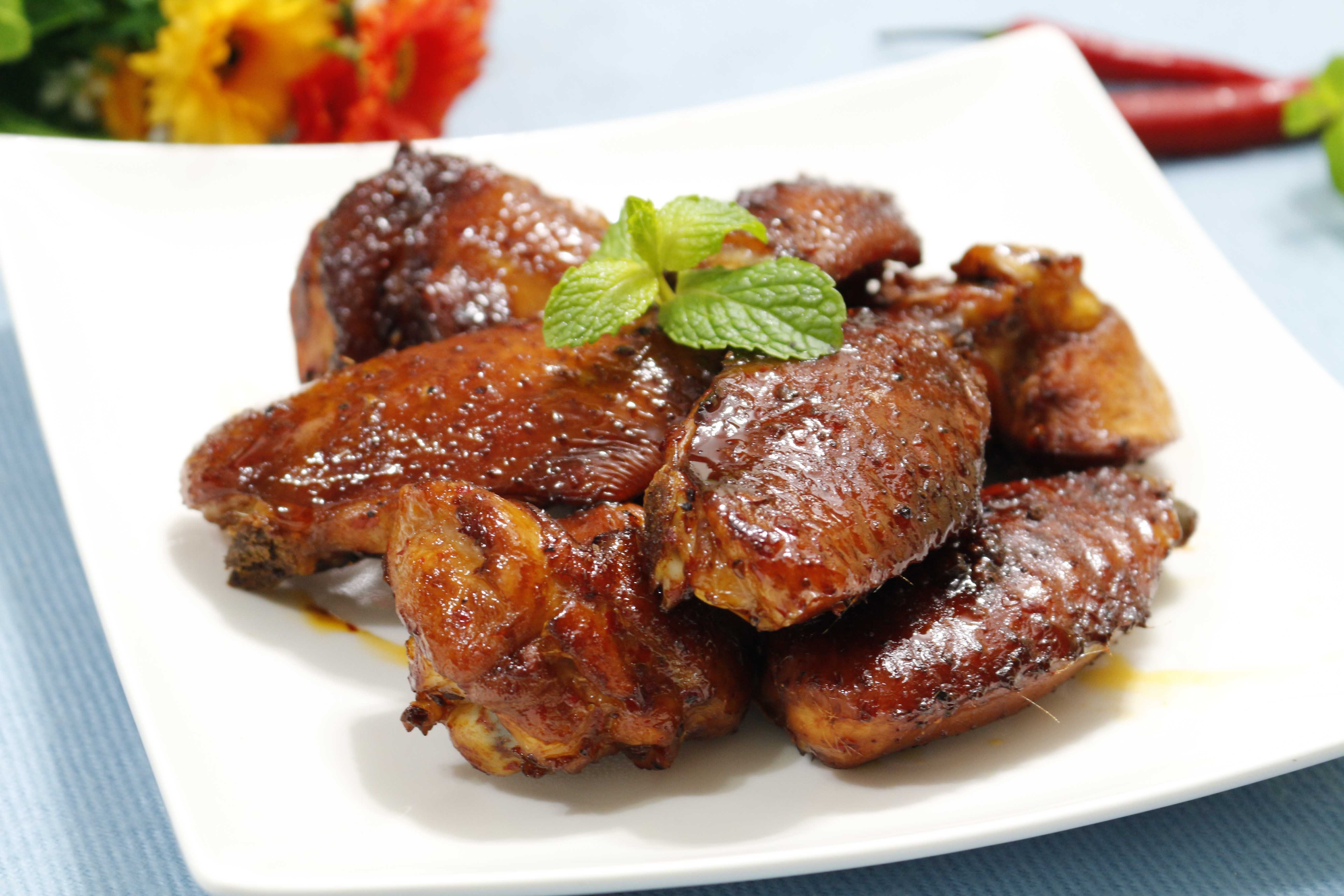 Toi nay an gi: Canh ga nuong cay hinh anh