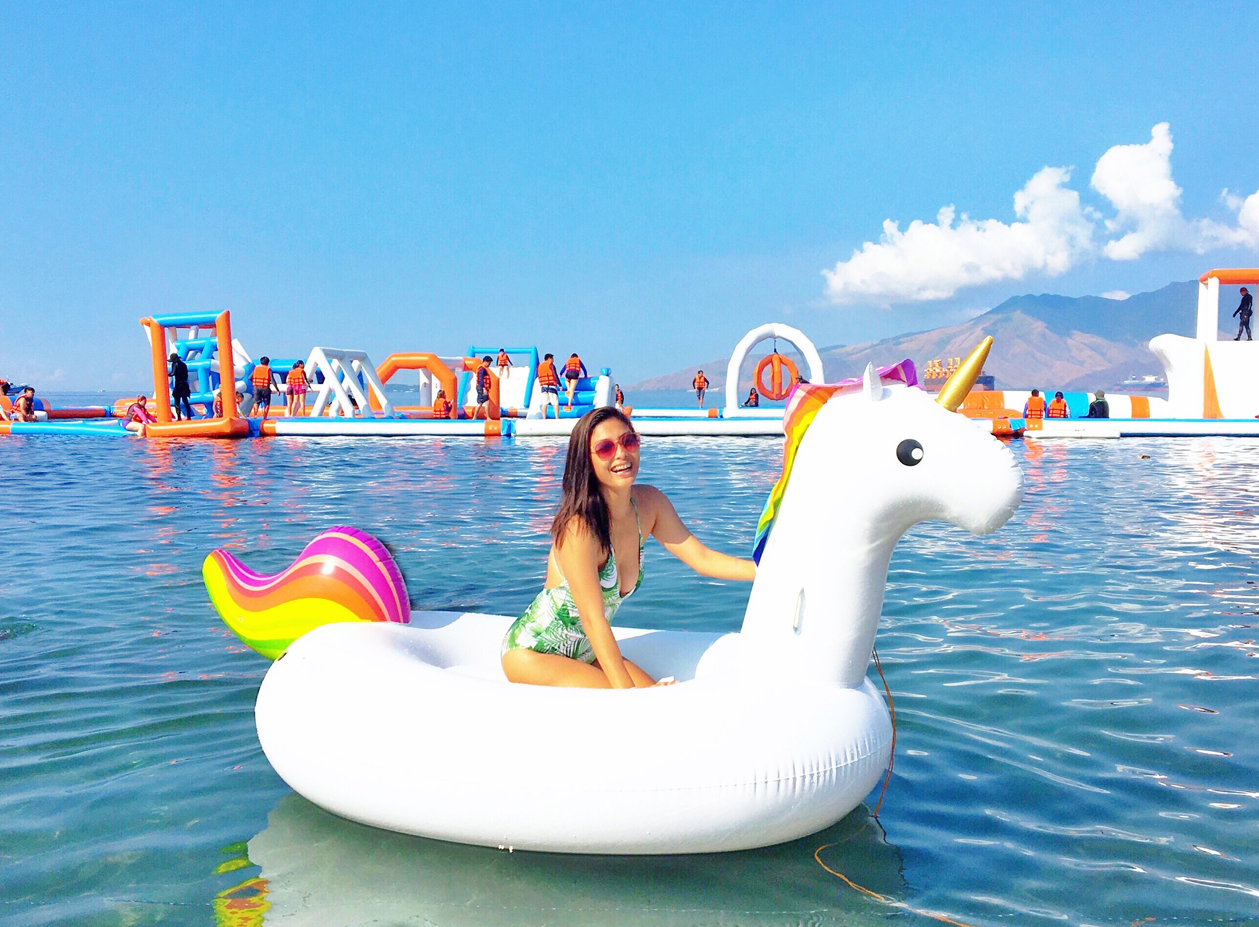 Nha phao noi khong lo - Khu vui choi khong trong luc o Philippines hinh anh