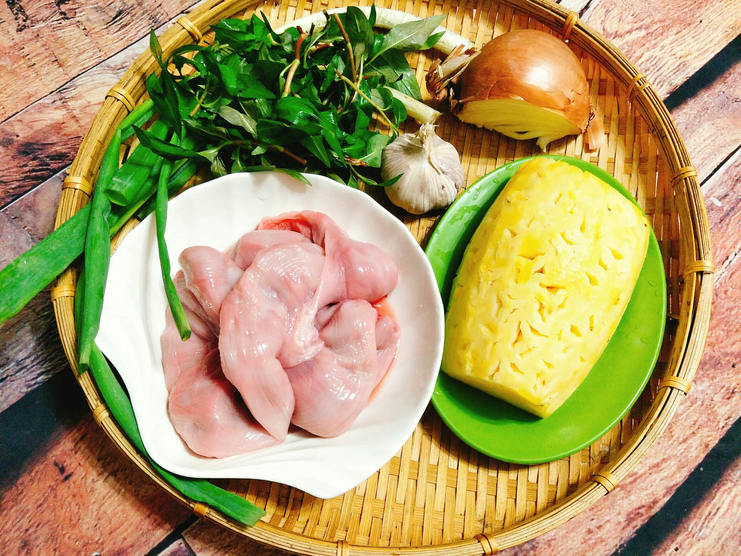 Tràng lợn xào dứa ảnh 1 Trang lon xao dua anh 1