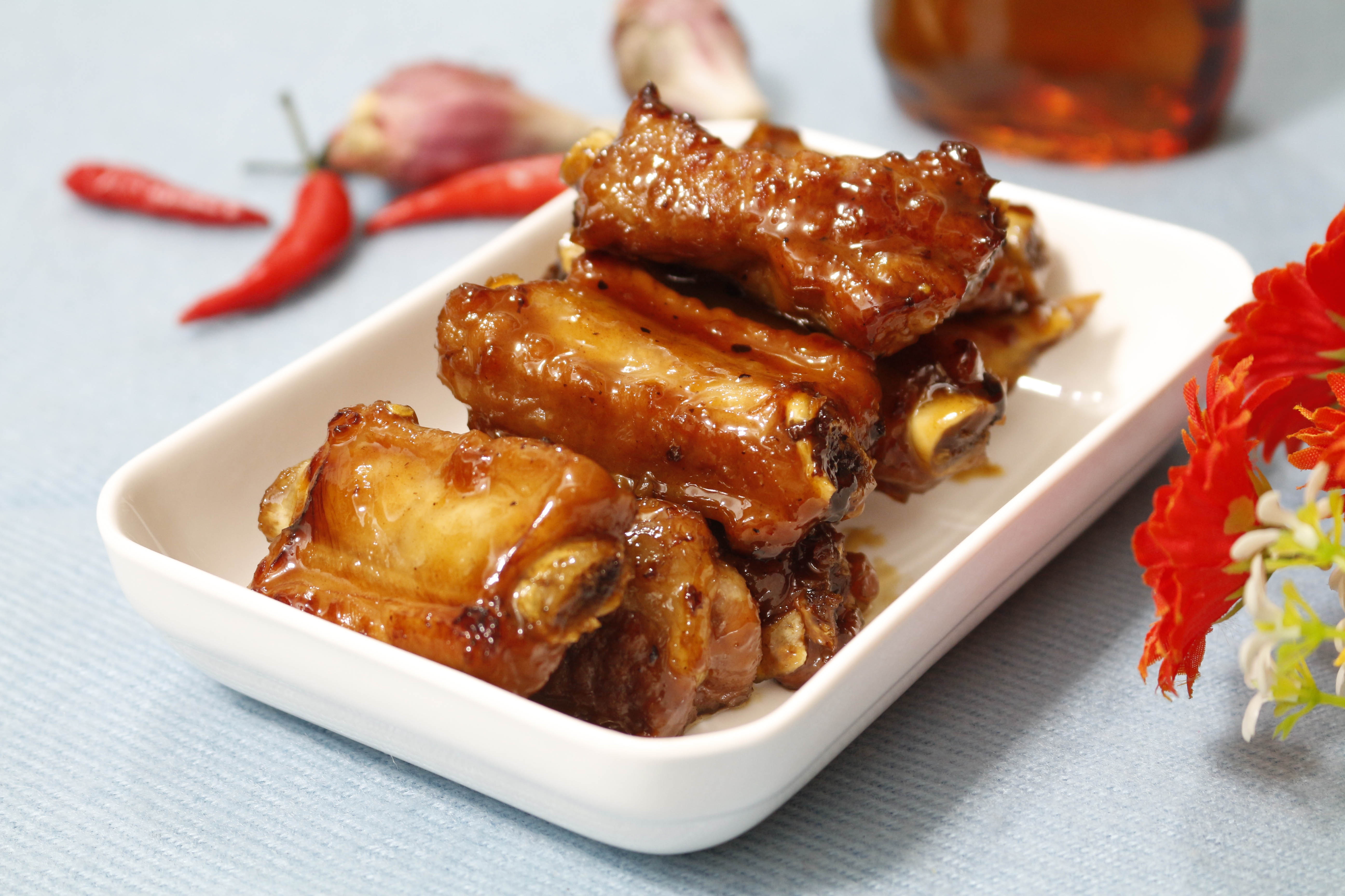 Toi nay an gi: Doi vi voi suon rim mat ong cho xem World Cup hinh anh