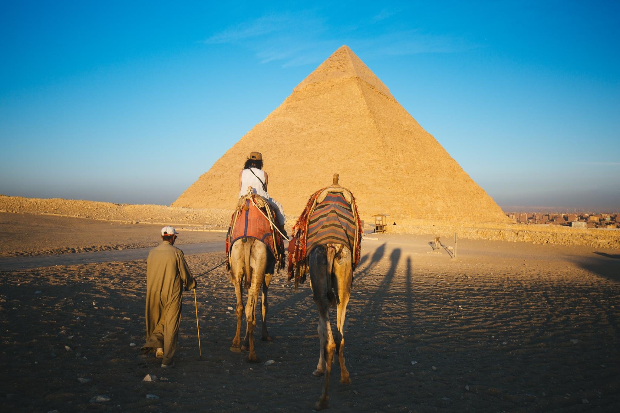 #Mytour: 21 ngay bang qua Ai Cap huyen bi, trai nghiem sa mac Sahara hinh anh