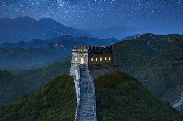 Khach san nam tren thap canh o Van Ly Truong Thanh hinh anh