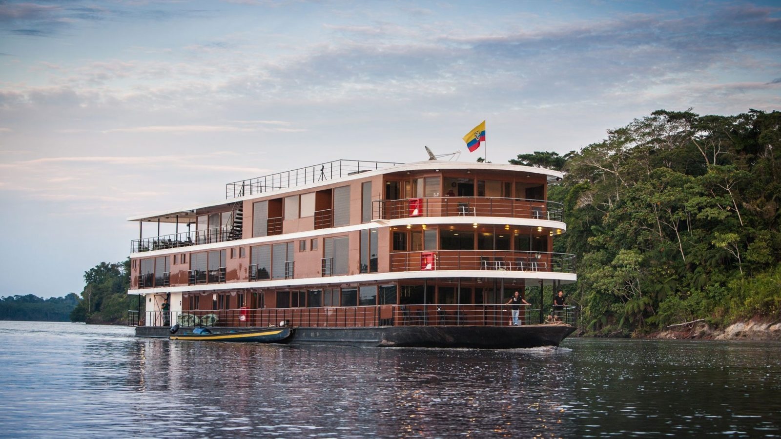 Khach san du thuyen sang trong dau tien tren song Amazon hinh anh