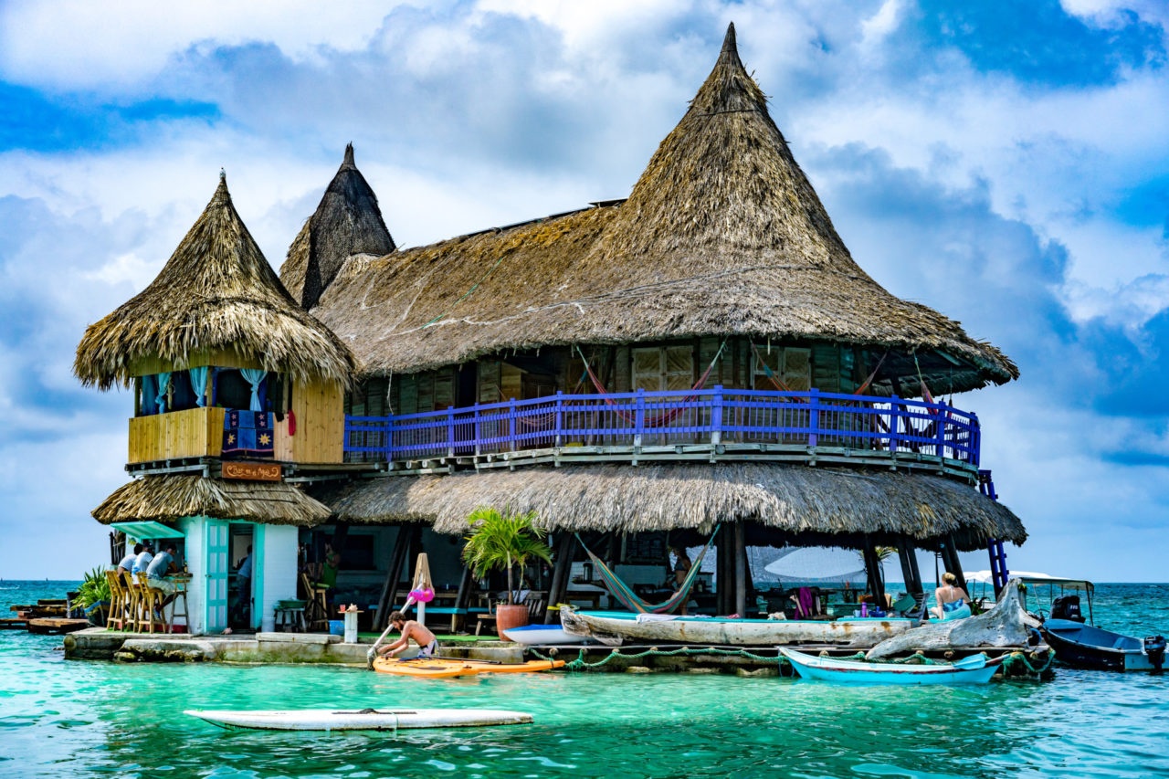 Khach san noi giua dai duong o vung Caribbean hinh anh