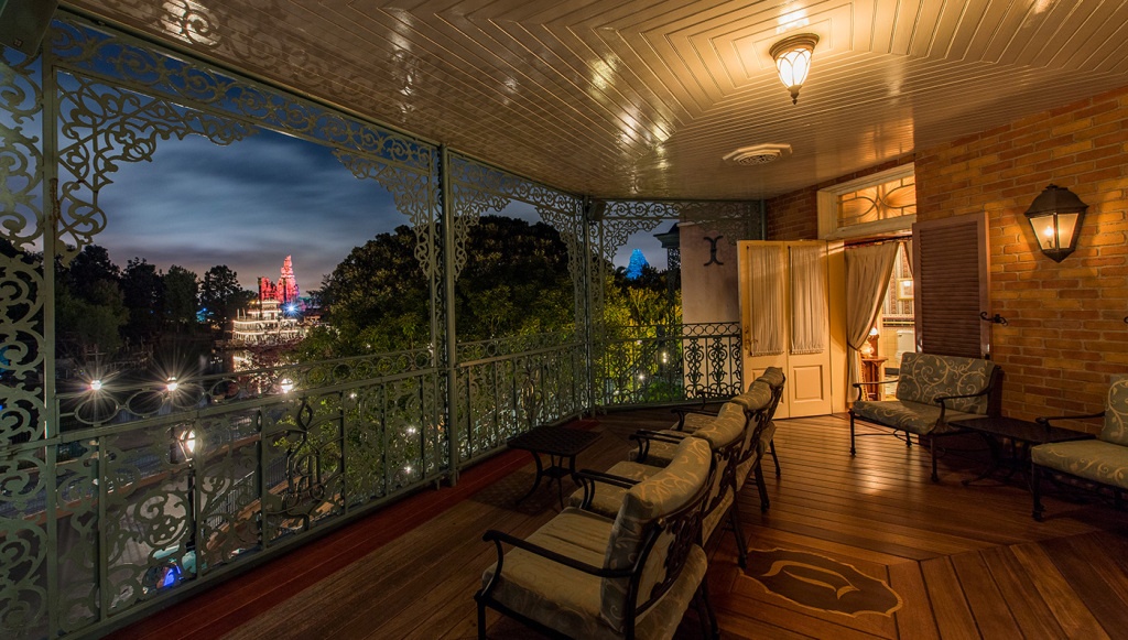 Ben trong nha hang bi mat mot bua gia 15.000 USD anh 11