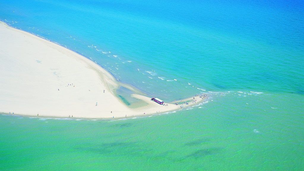 Noi cho du khach dung giua hai vung bien khac nhau anh 2