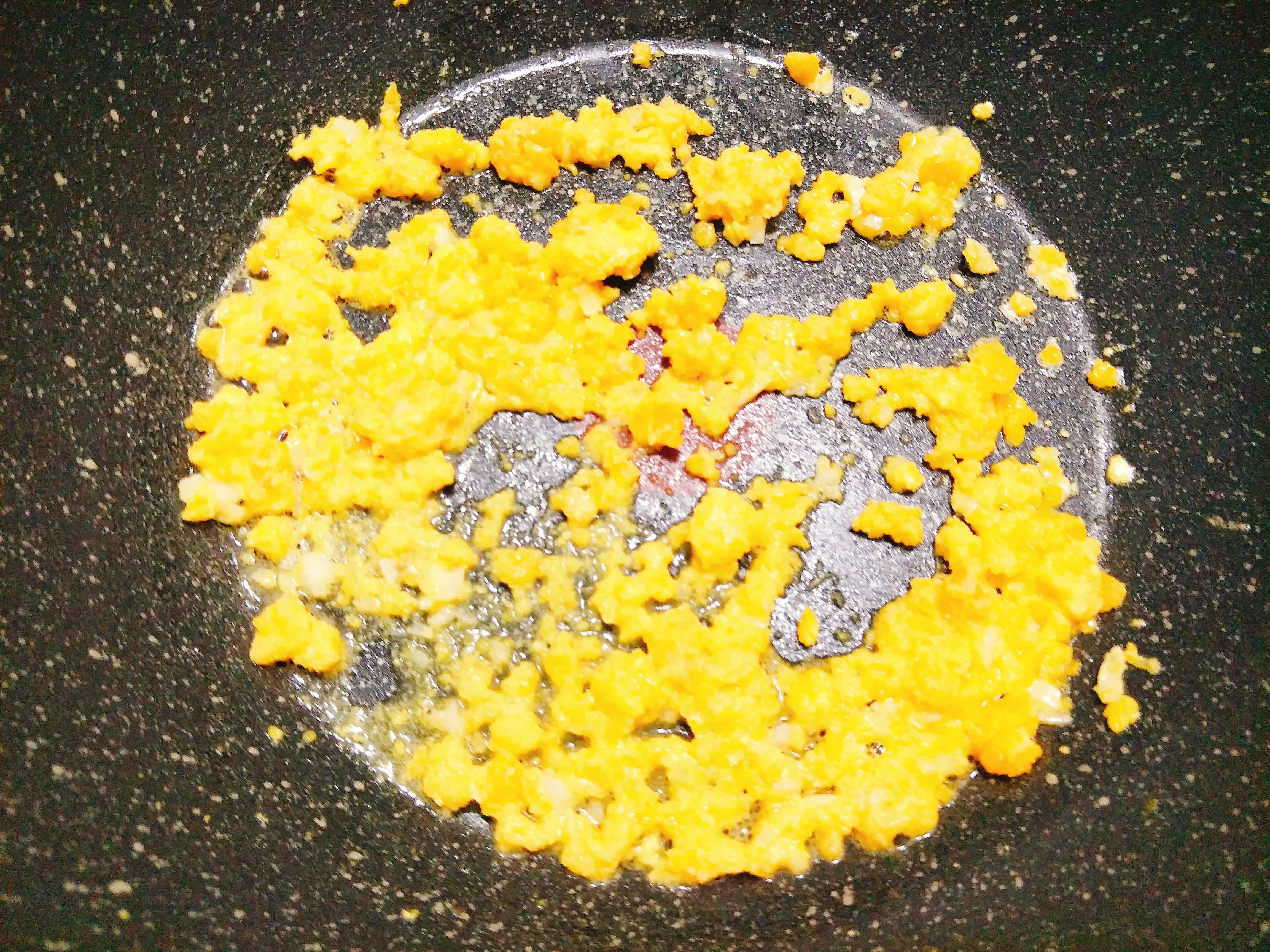 Tôm chiên sốt trứng muối ảnh 5 Tom chien sot trung muoi anh 5