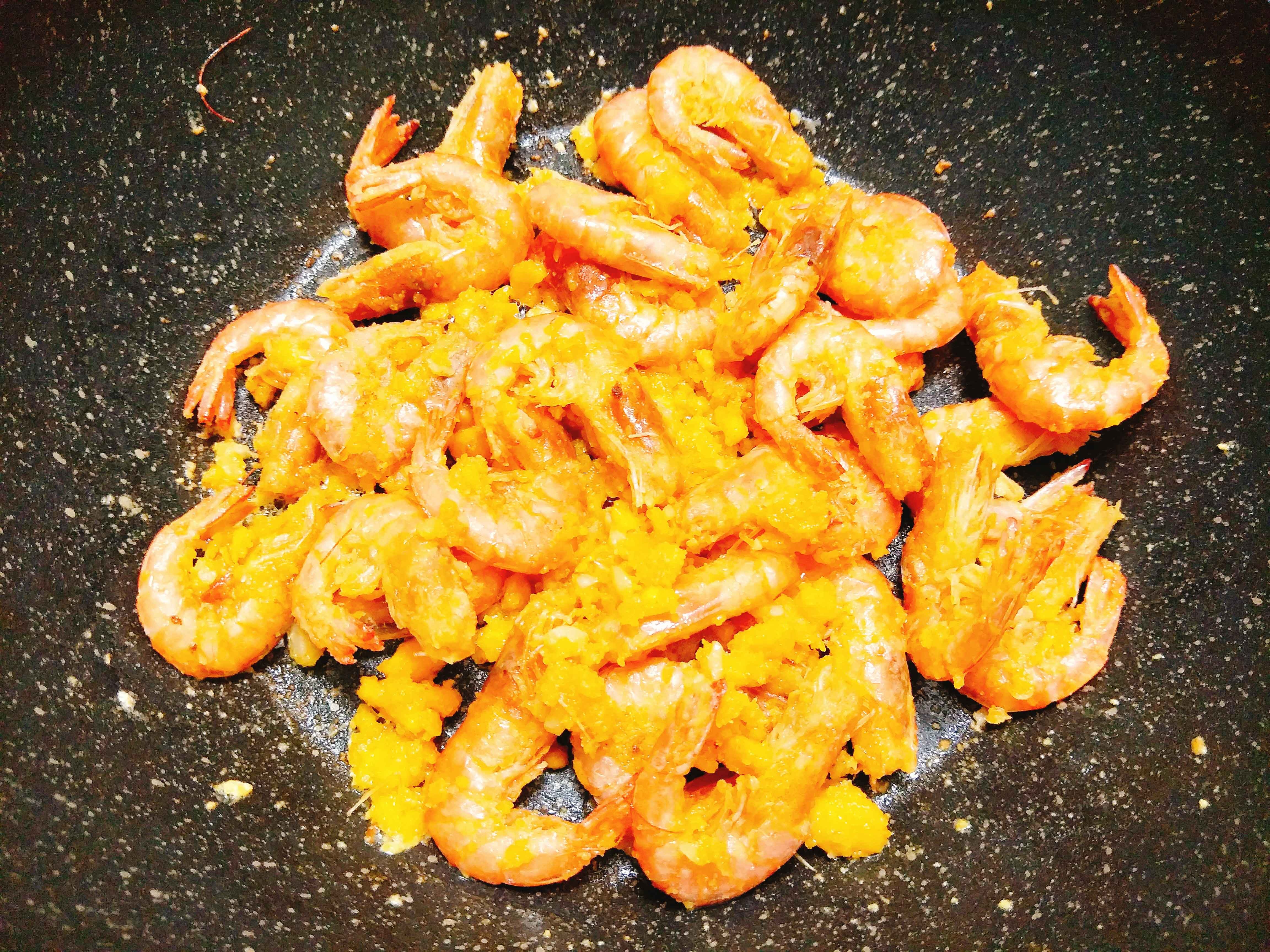 Tôm chiên sốt trứng muối ảnh 6 Tom chien sot trung muoi anh 6