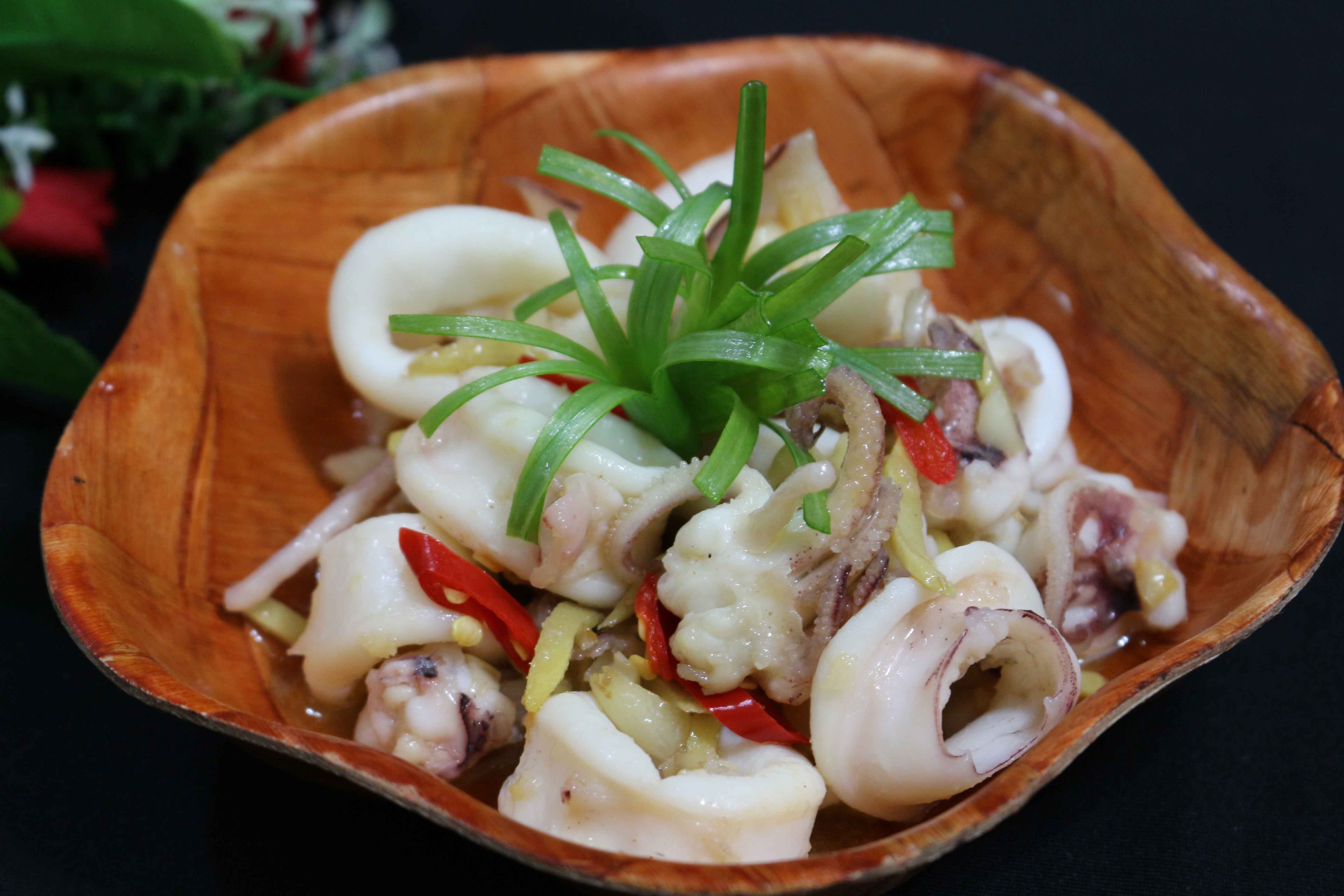 Toi nay an gi: Lam muc chien nuoc mam cho ngay sang thu hinh anh